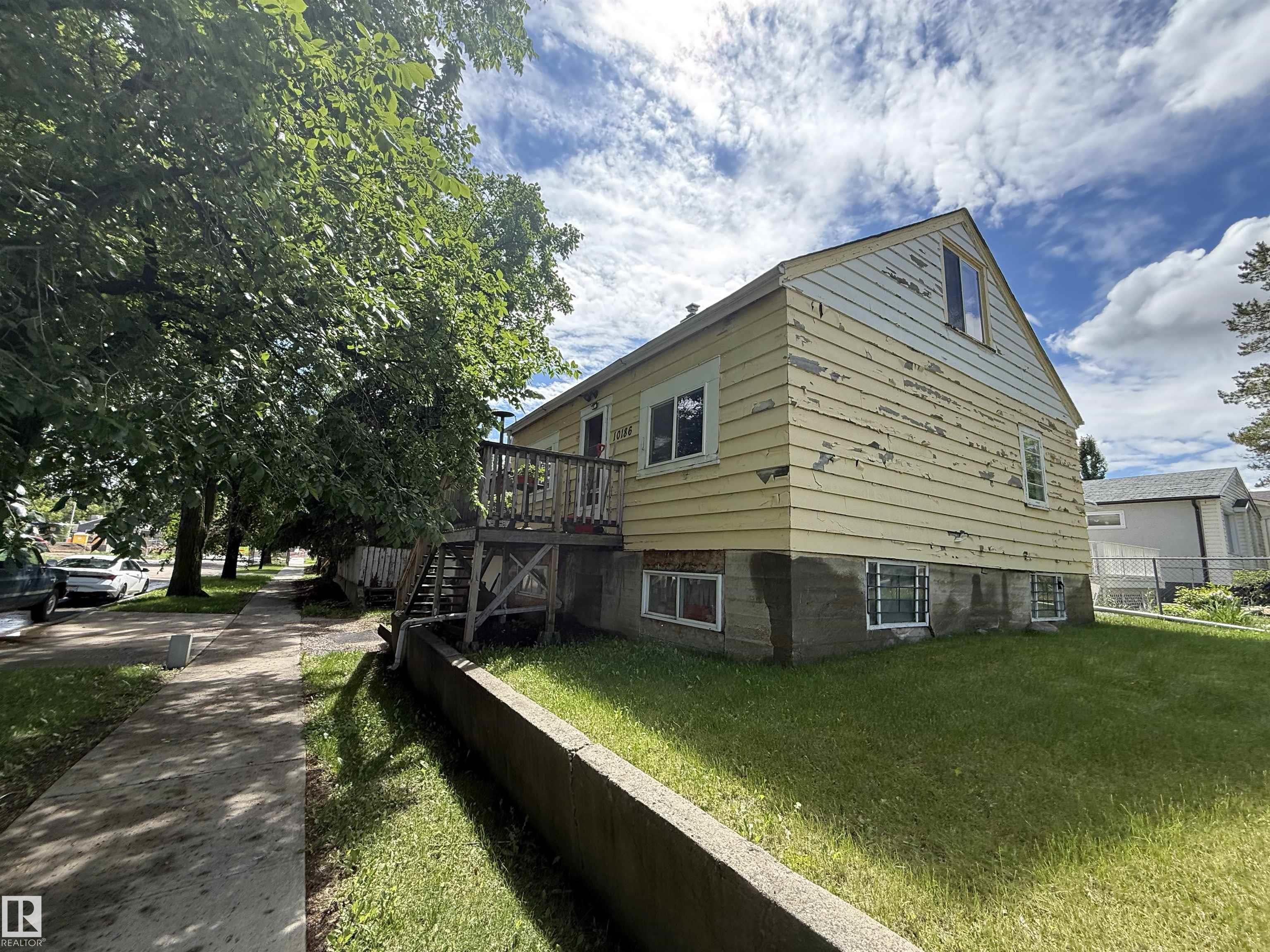 10186 143 Street, Edmonton, Alberta, T5N 2S2