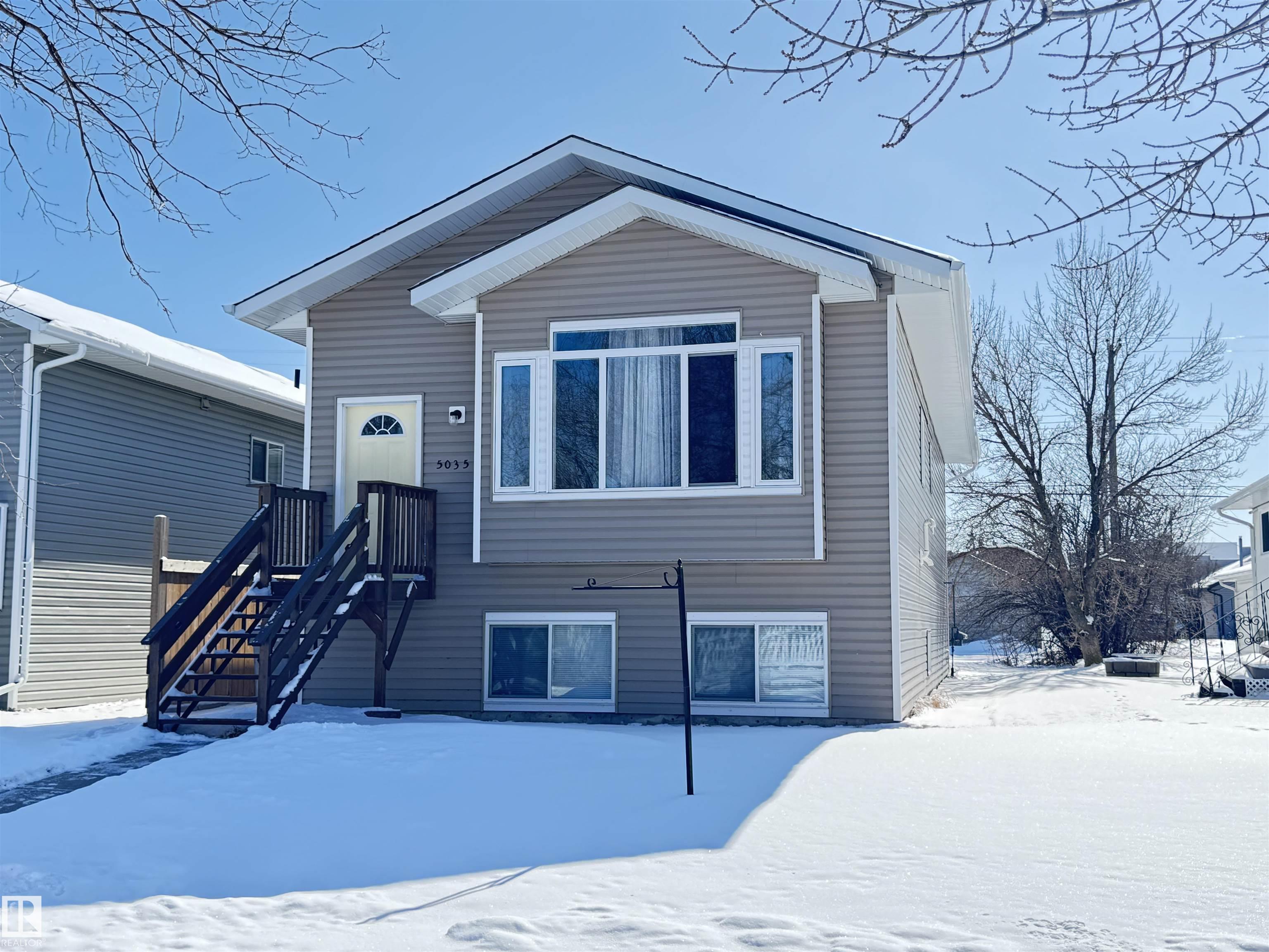 5035 51 Avenue, Lamont, Alberta, T0B 2R0