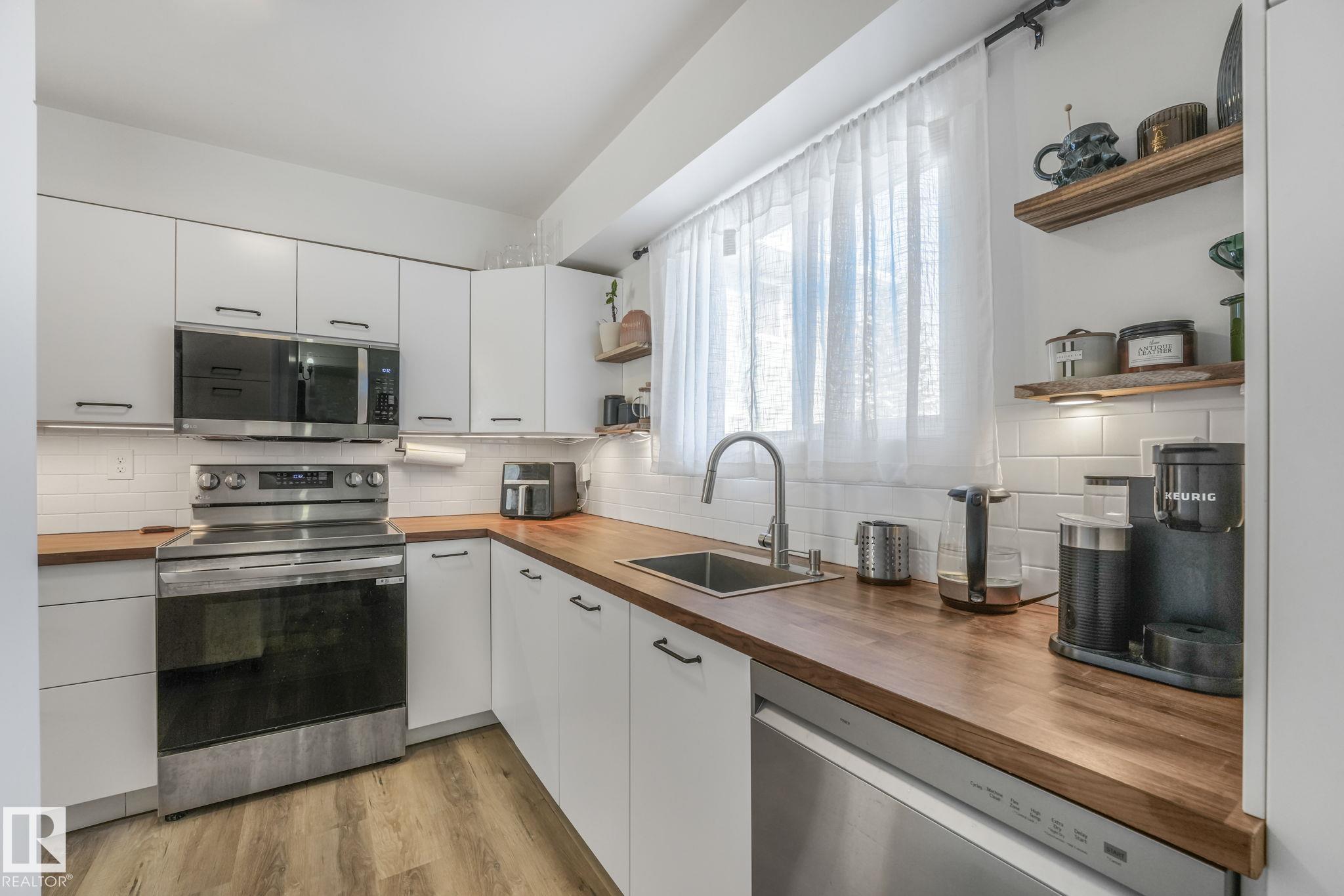 33 4403 Riverbend Road, Edmonton, Alberta, T6H 5S9