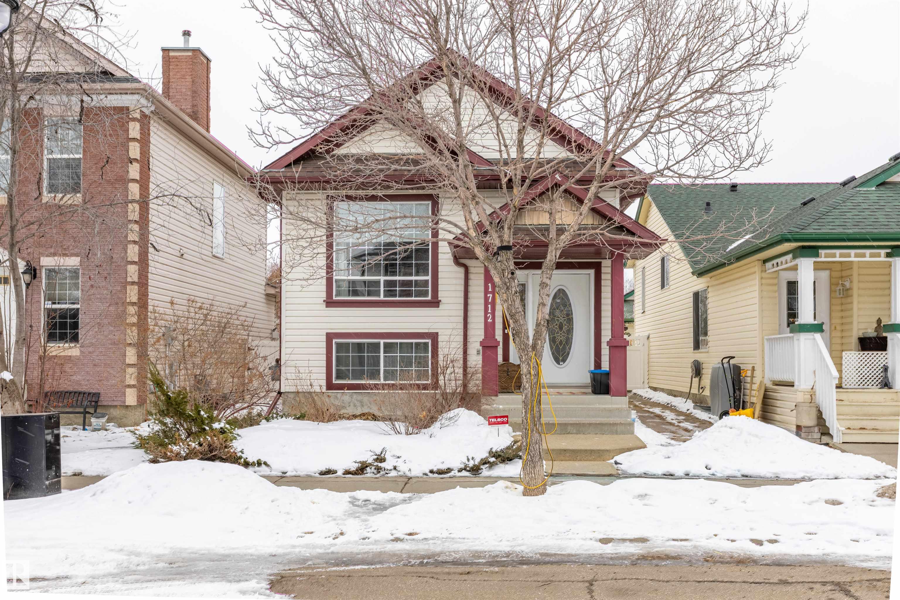 1712 Turvey Bend, Edmonton, Alberta, T6R 2W7