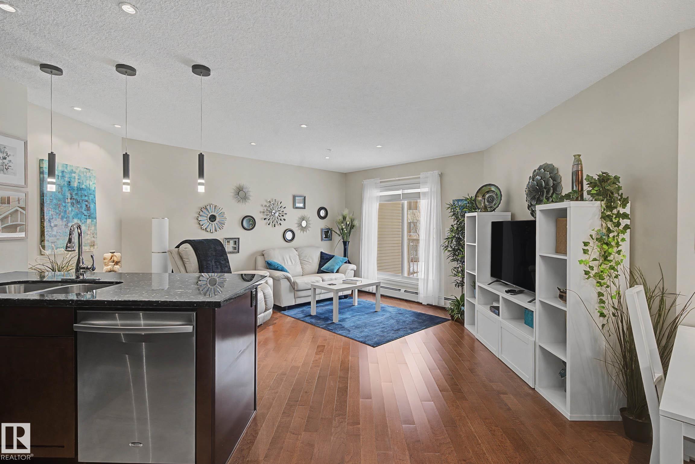 210 2204 44 Avenue, Edmonton, Alberta, T6T 0G5