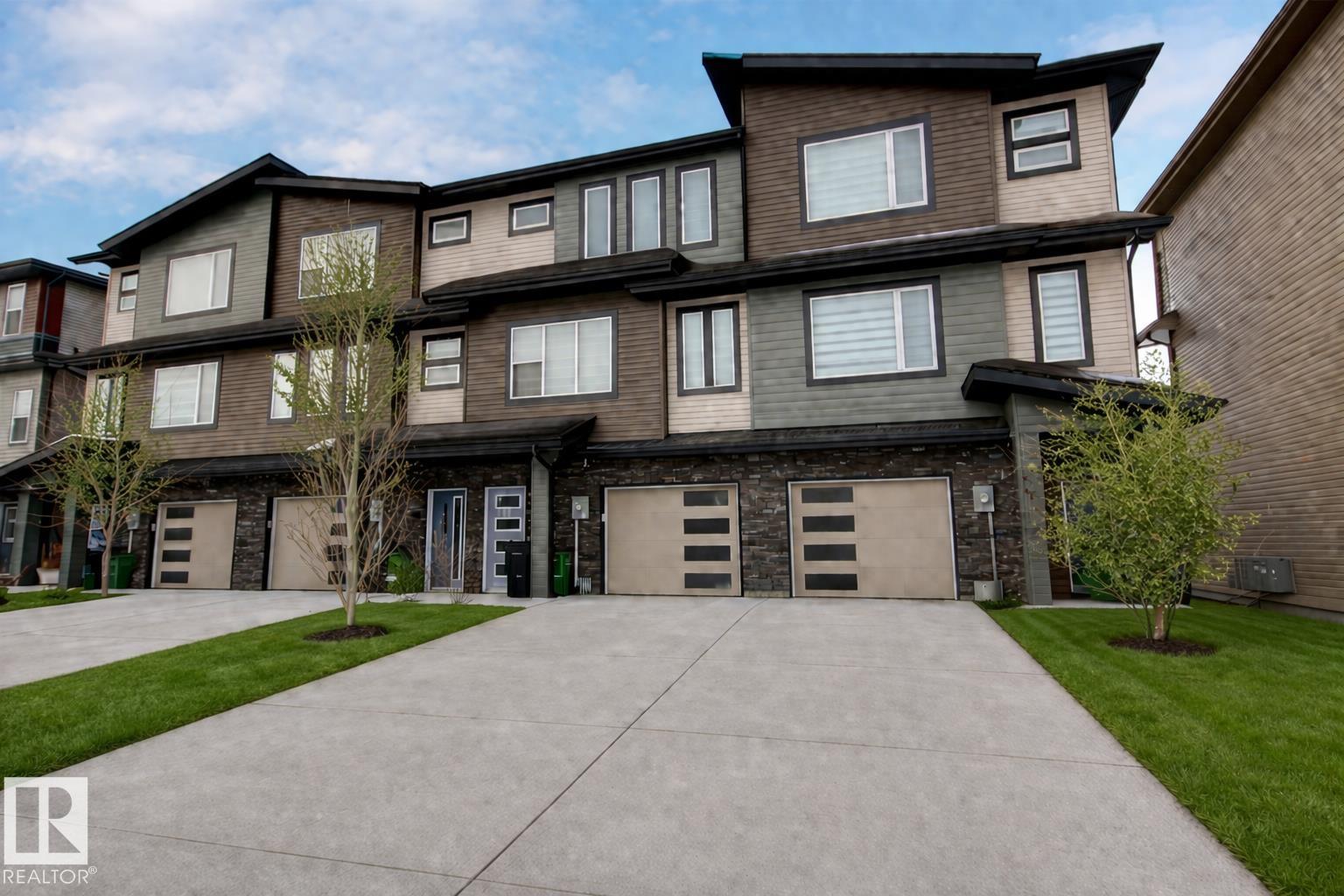 1512 157 Street, Edmonton, Alberta, T6W 4J8