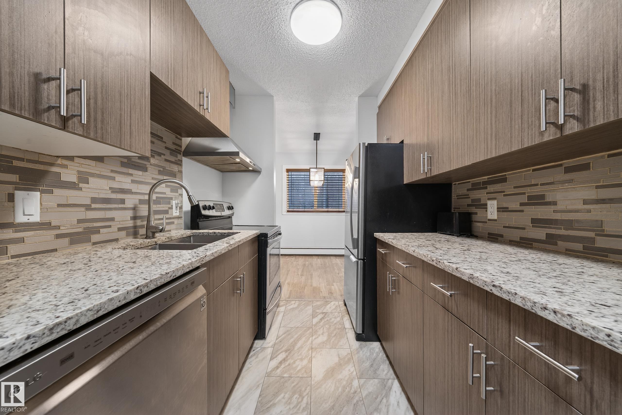 202 10615 156 Street, Edmonton, Alberta, T5P 2S2