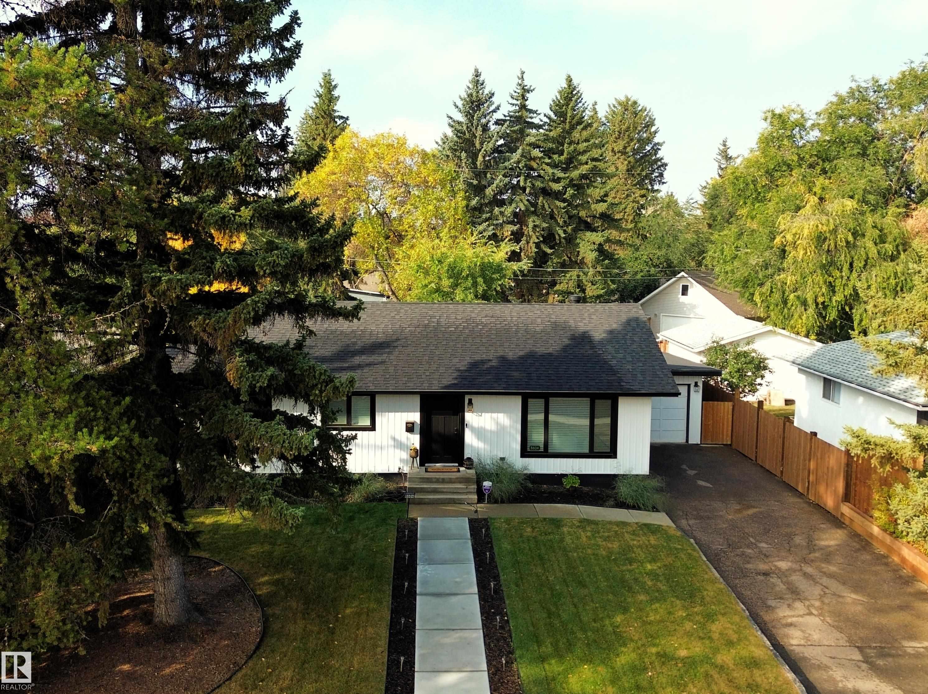 8604 142 Street, Edmonton, Alberta, T5R 0M1