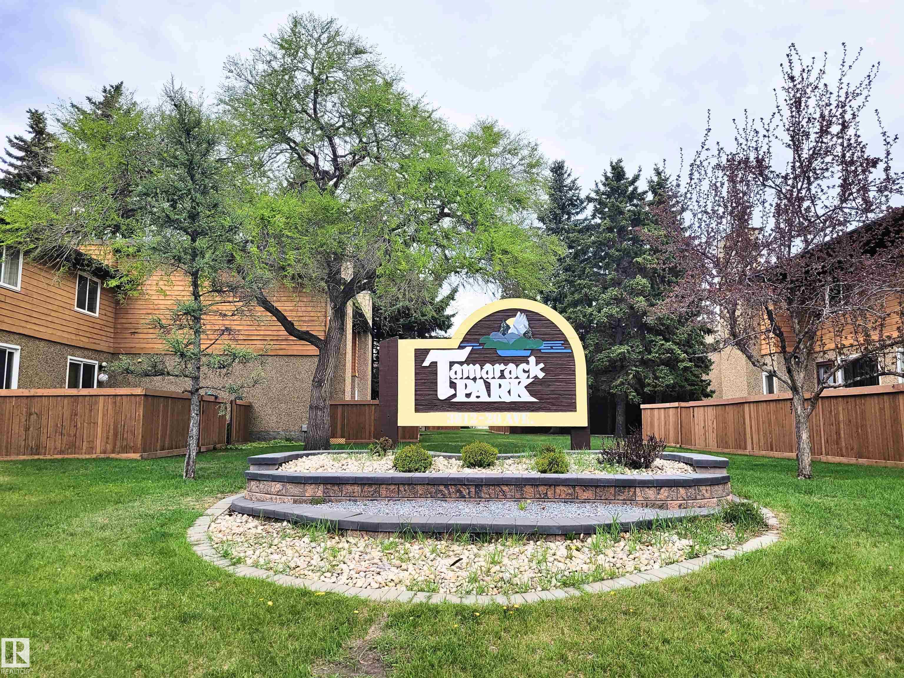 69 3812 20 Avenue, Edmonton, Alberta, T6L 4B2