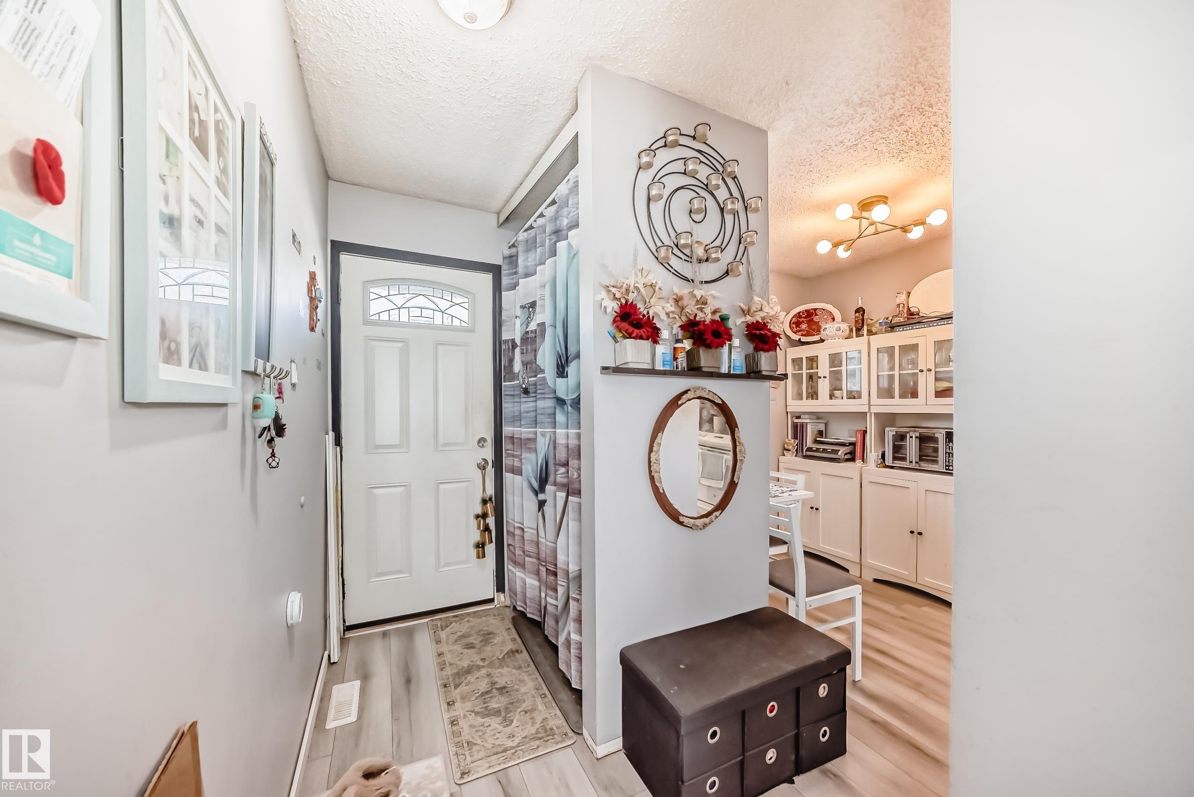 582 Abbottsfield Road, Edmonton, Alberta, T5W 4R3
