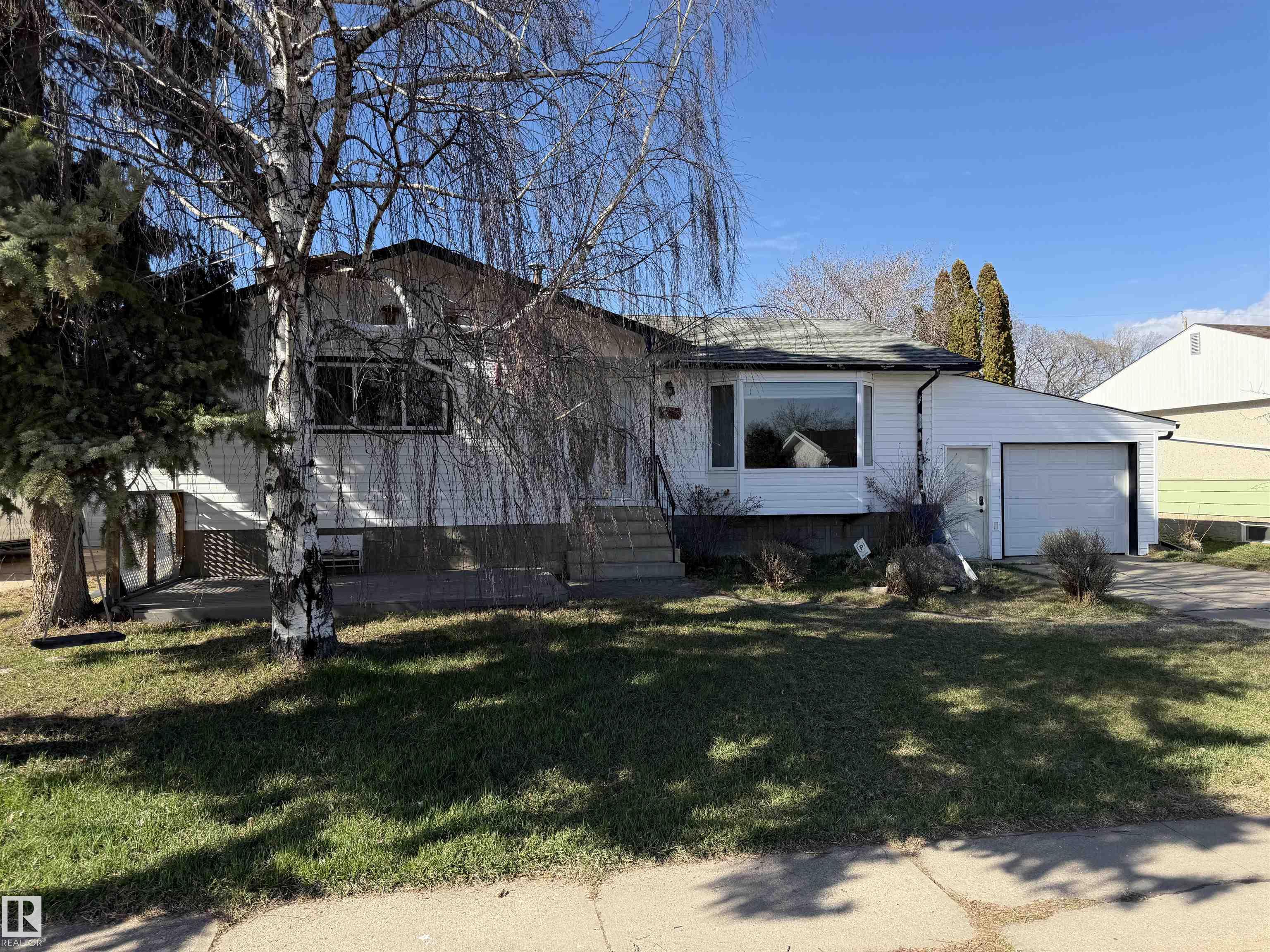 4706 54 Avenue, Barrhead, Alberta, T7N 1K9