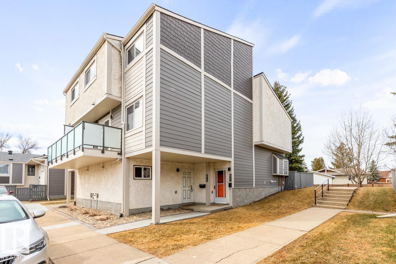 626 Willow Court, Edmonton, Alberta, T5T 2K7