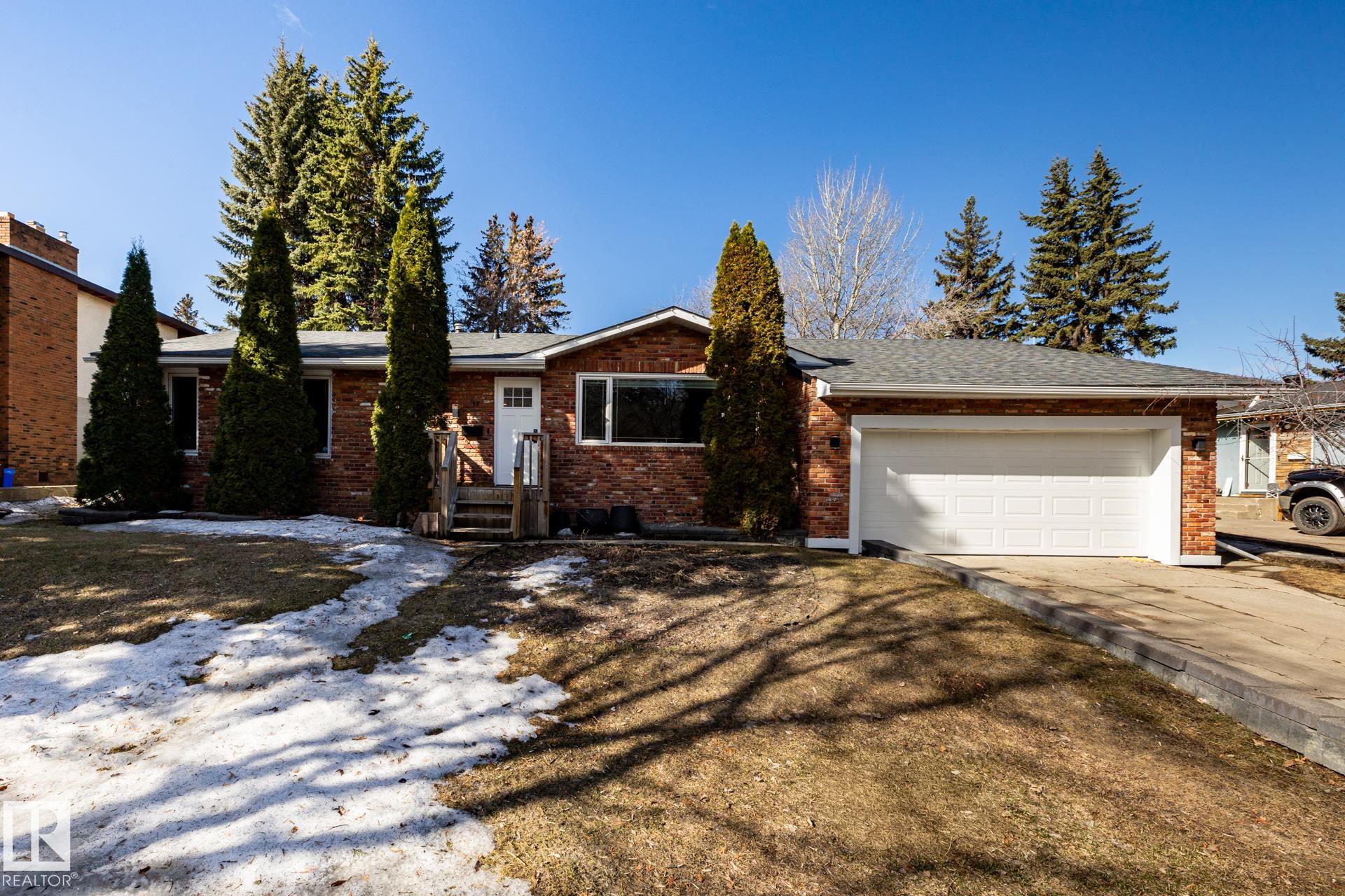 17 Spruce Crescent, St. Albert, Alberta, T8N 0H4