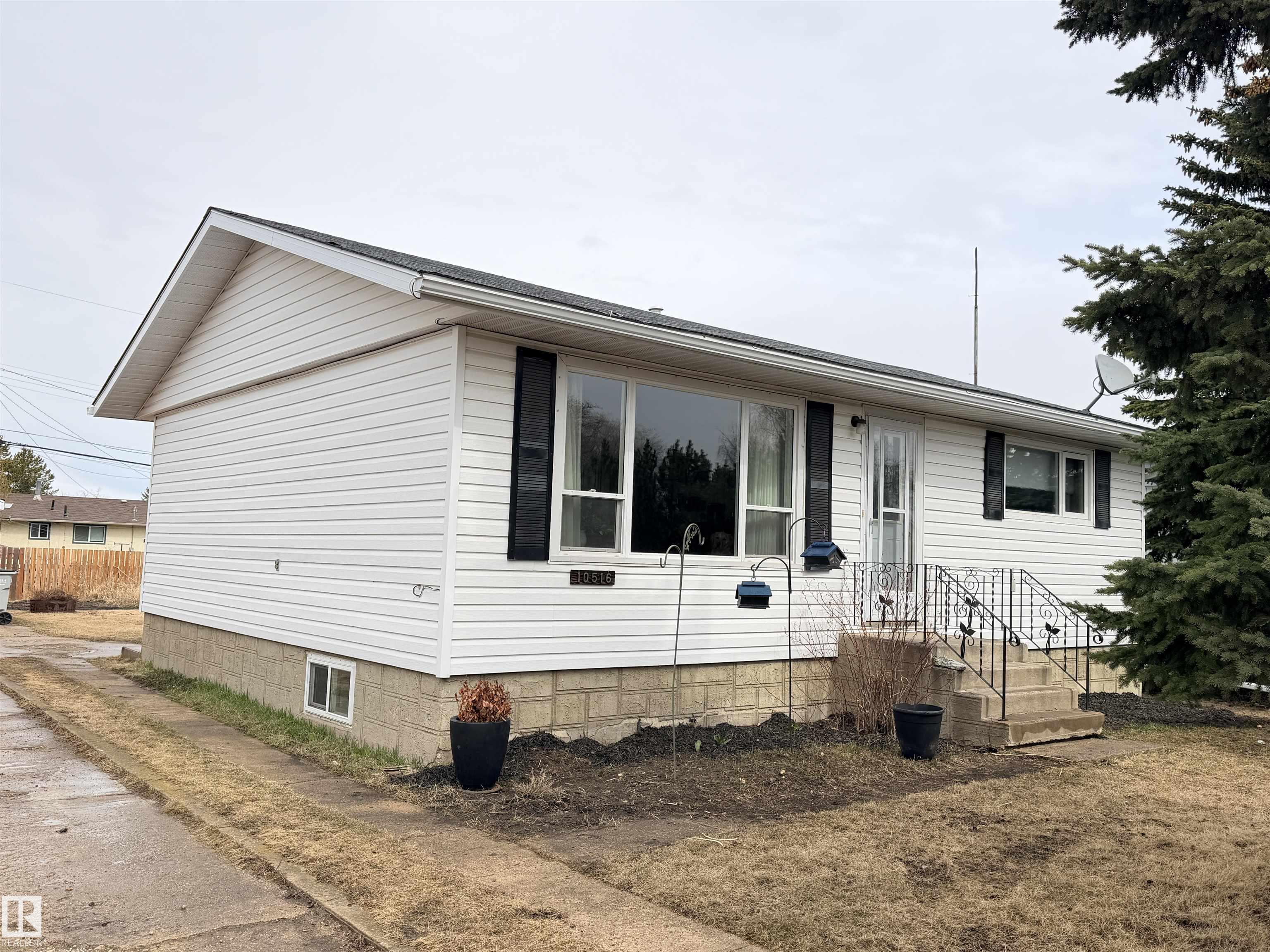 10516 104 Street, Westlock, Alberta, T7P 1M1