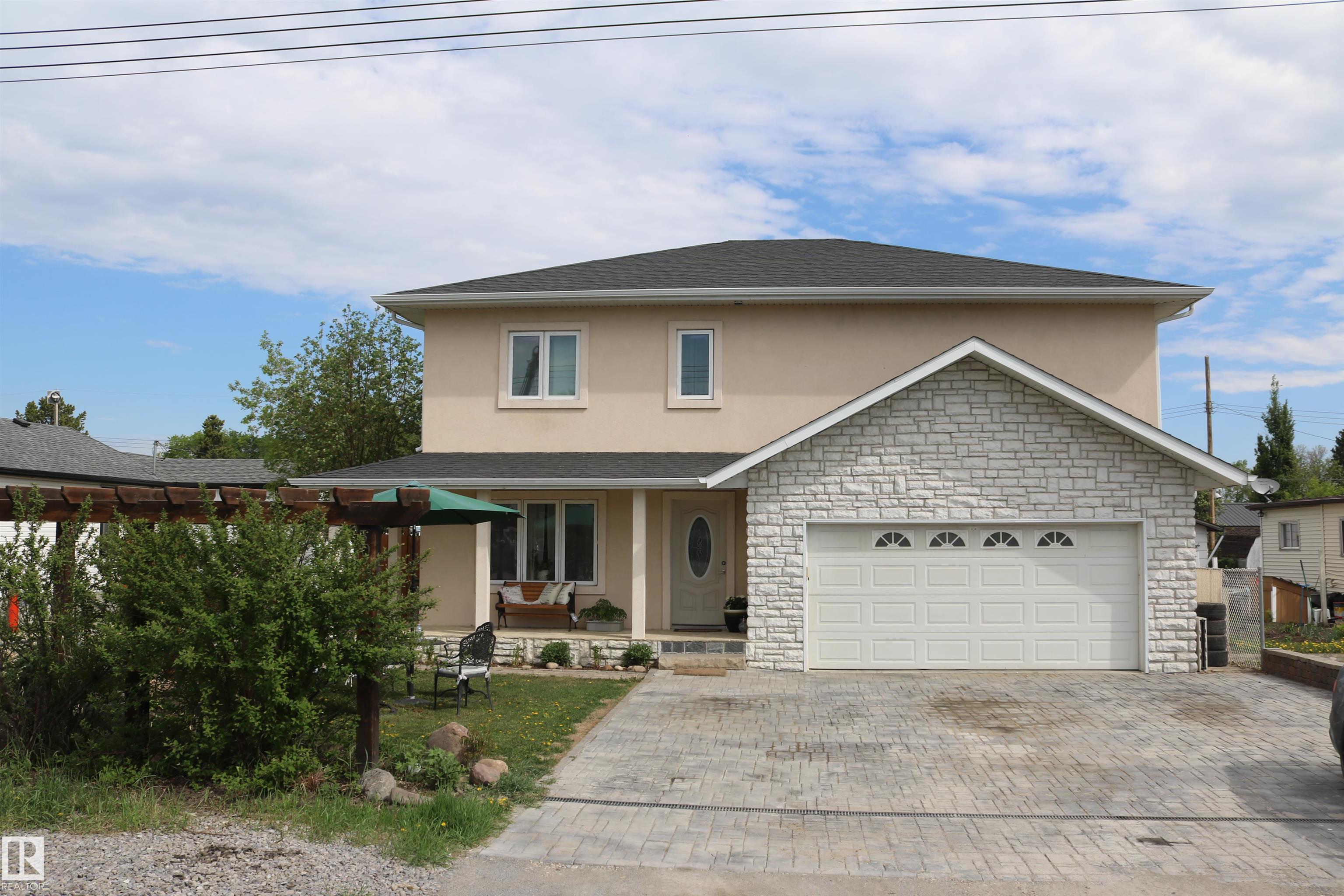 5016 44 Ave, Calmar, Alberta, T0C 0V0