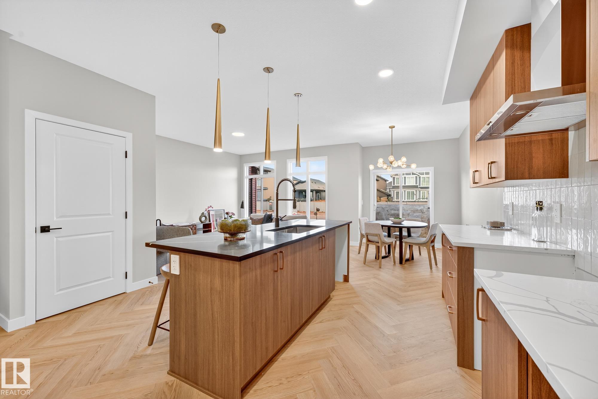 8245 Kiriak Loop, Edmonton, Alberta, T6W 5S2