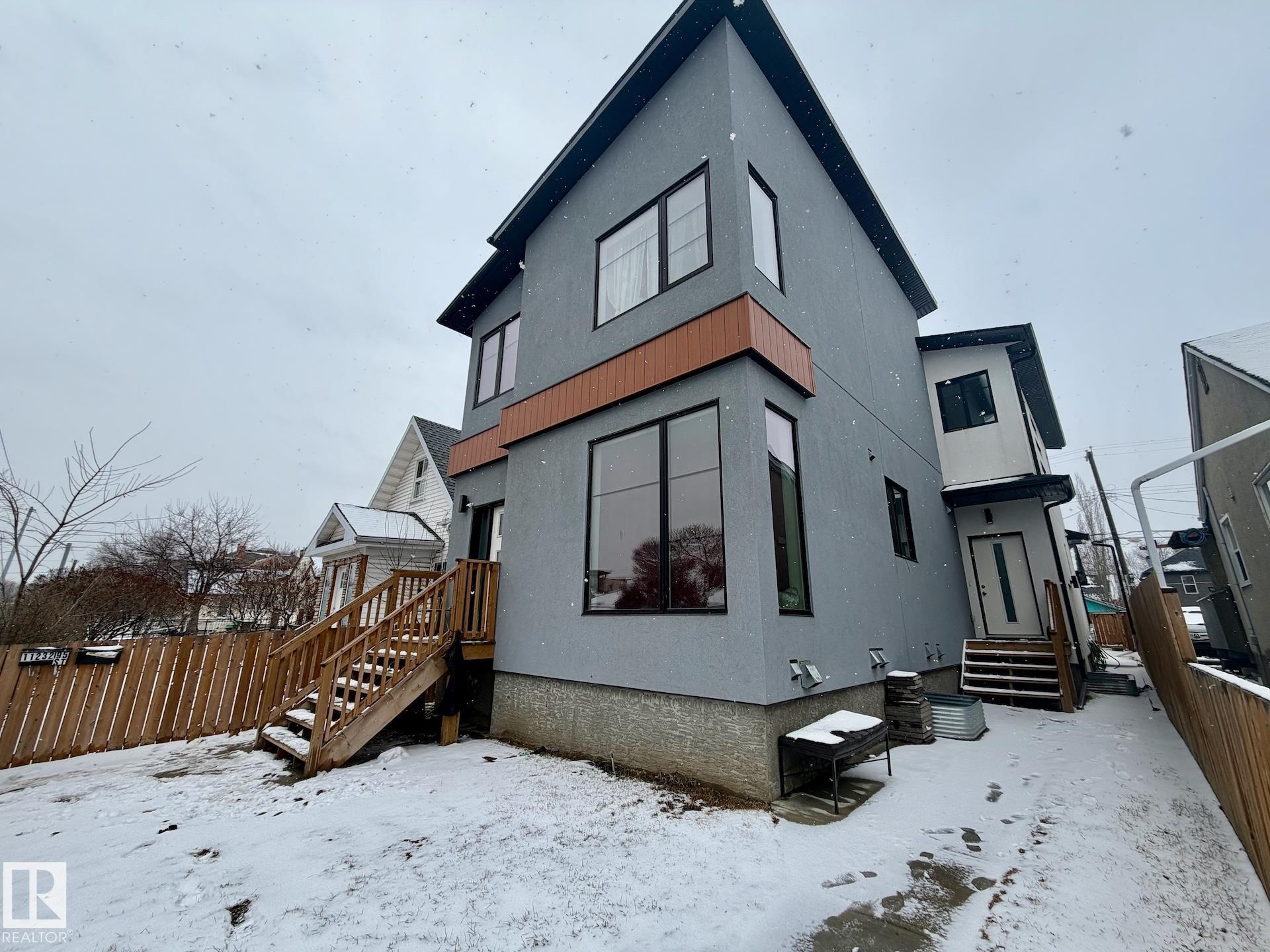 Upper 11234 95 Street Nw, Edmonton, Alberta, T5G 1K9