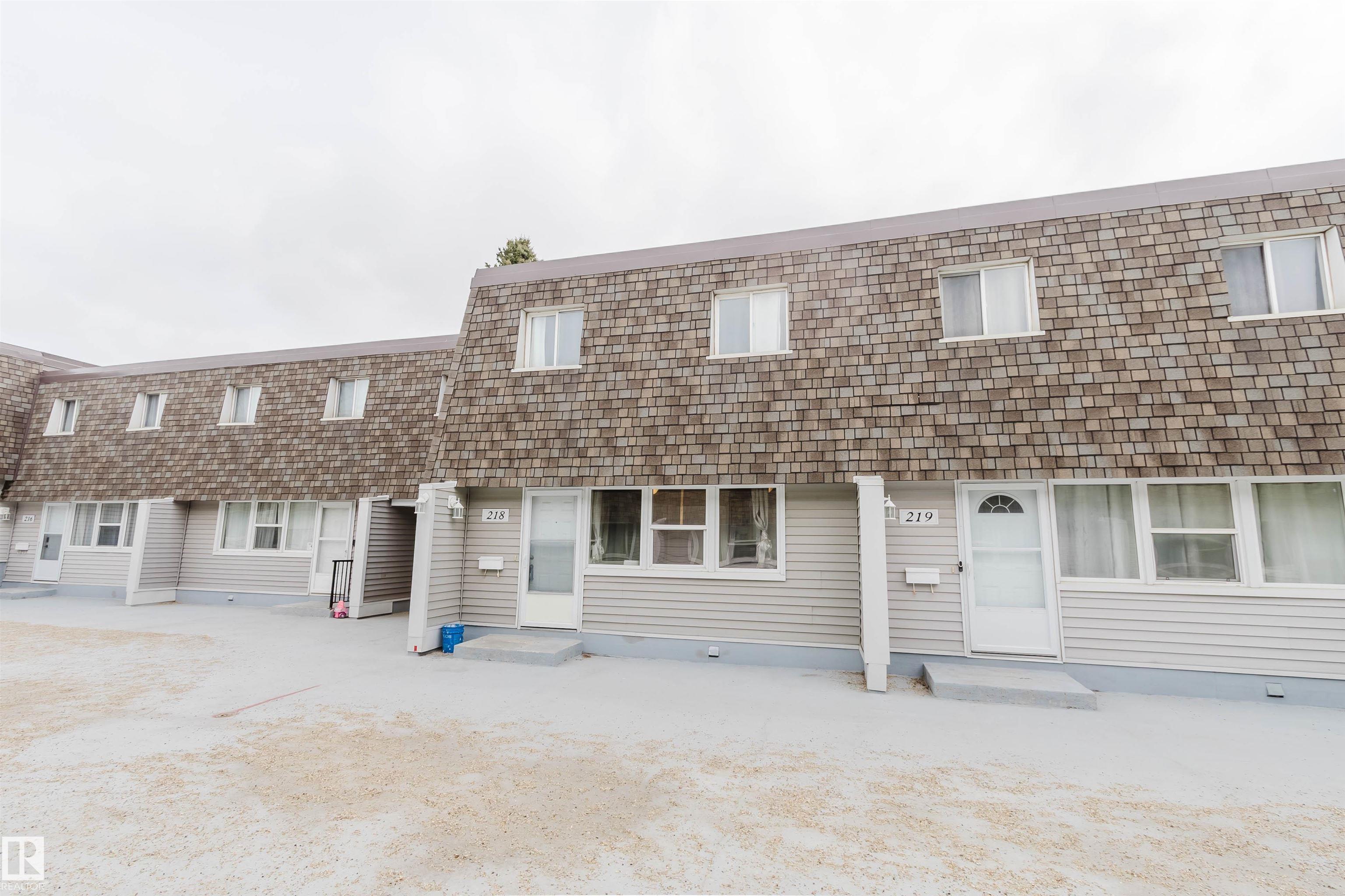218 Village On The Green, Edmonton, Alberta, T5A 1H2