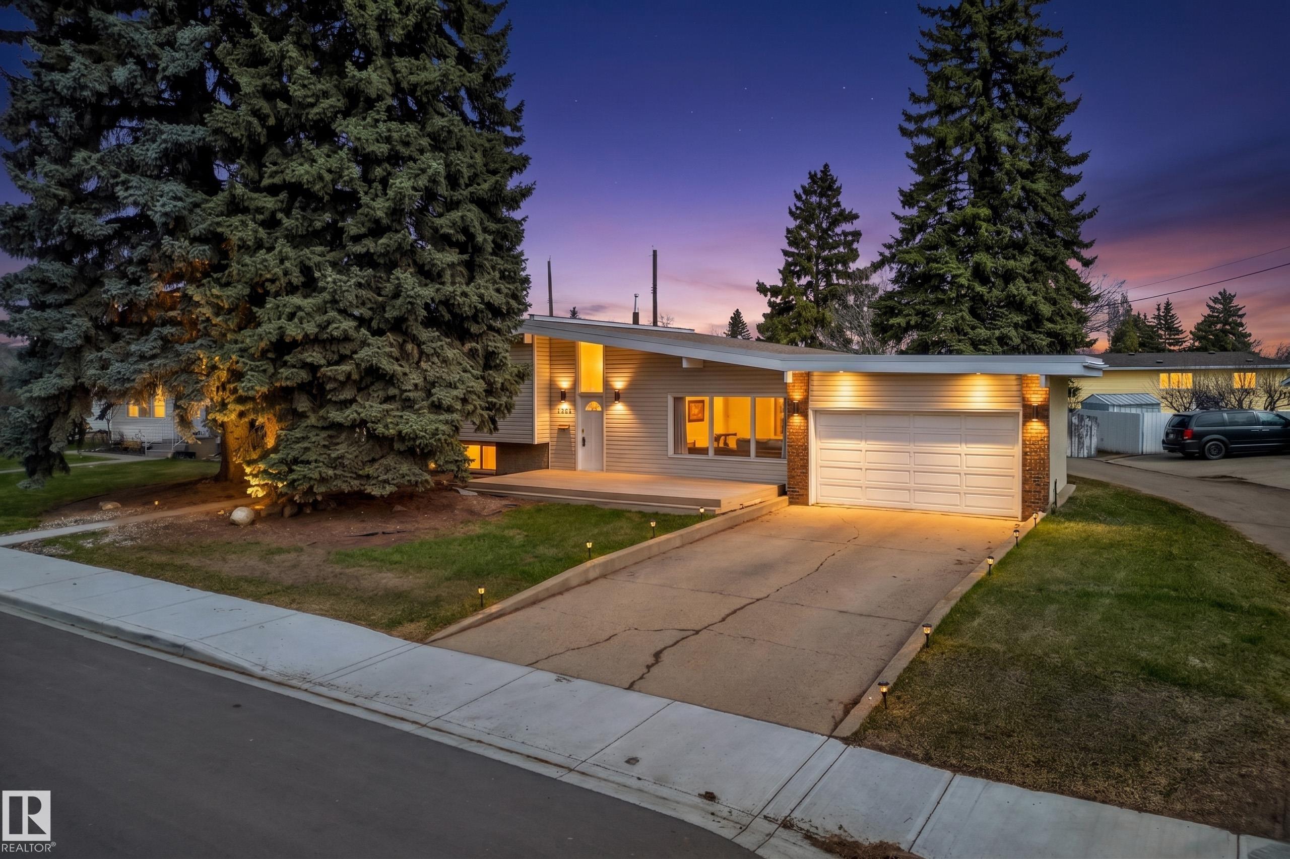 5304 90a Avenue, Edmonton, Alberta, T6B 0P8