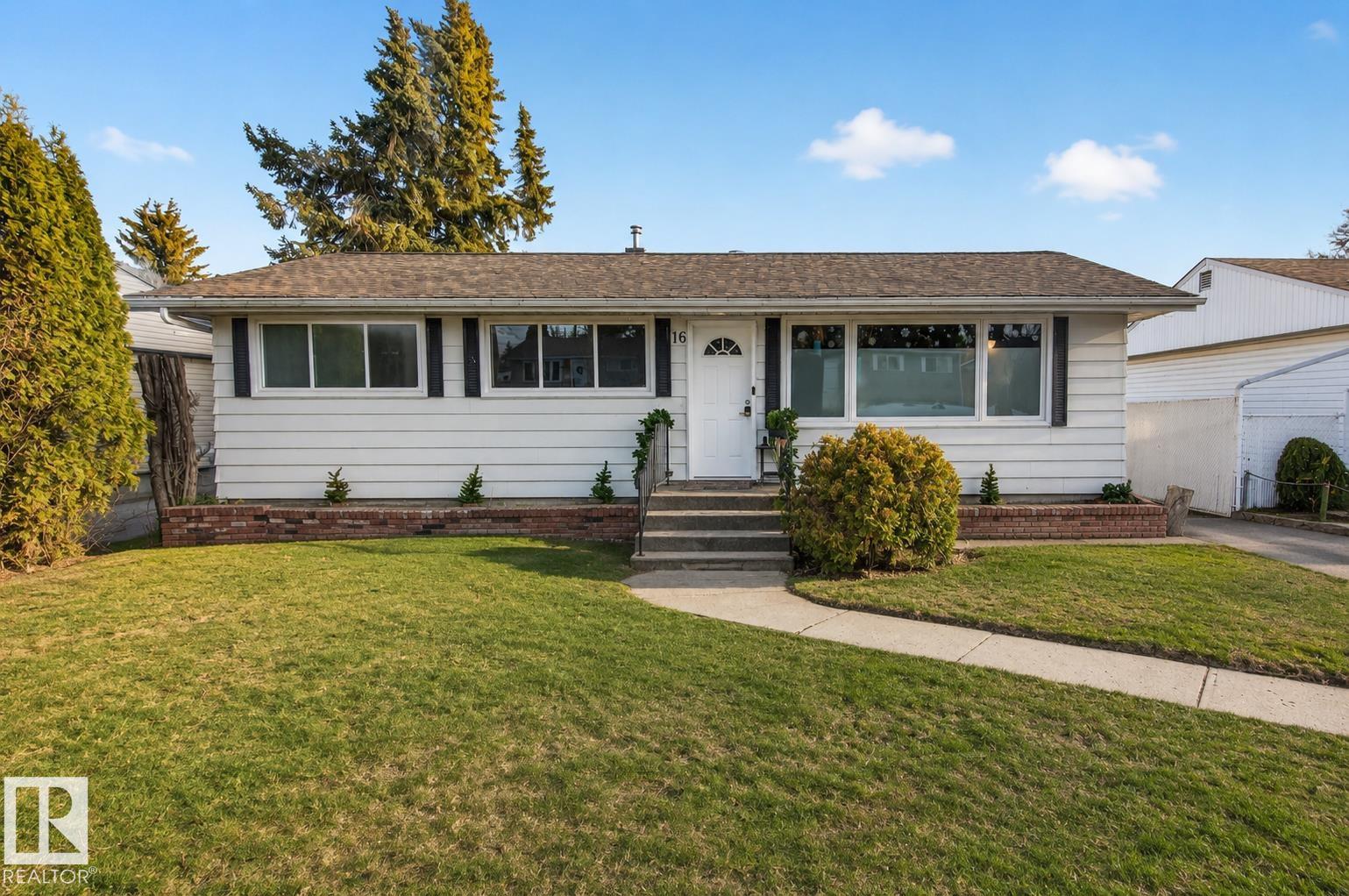 16 Mural Crescent, St. Albert, Alberta, T8N 1J9