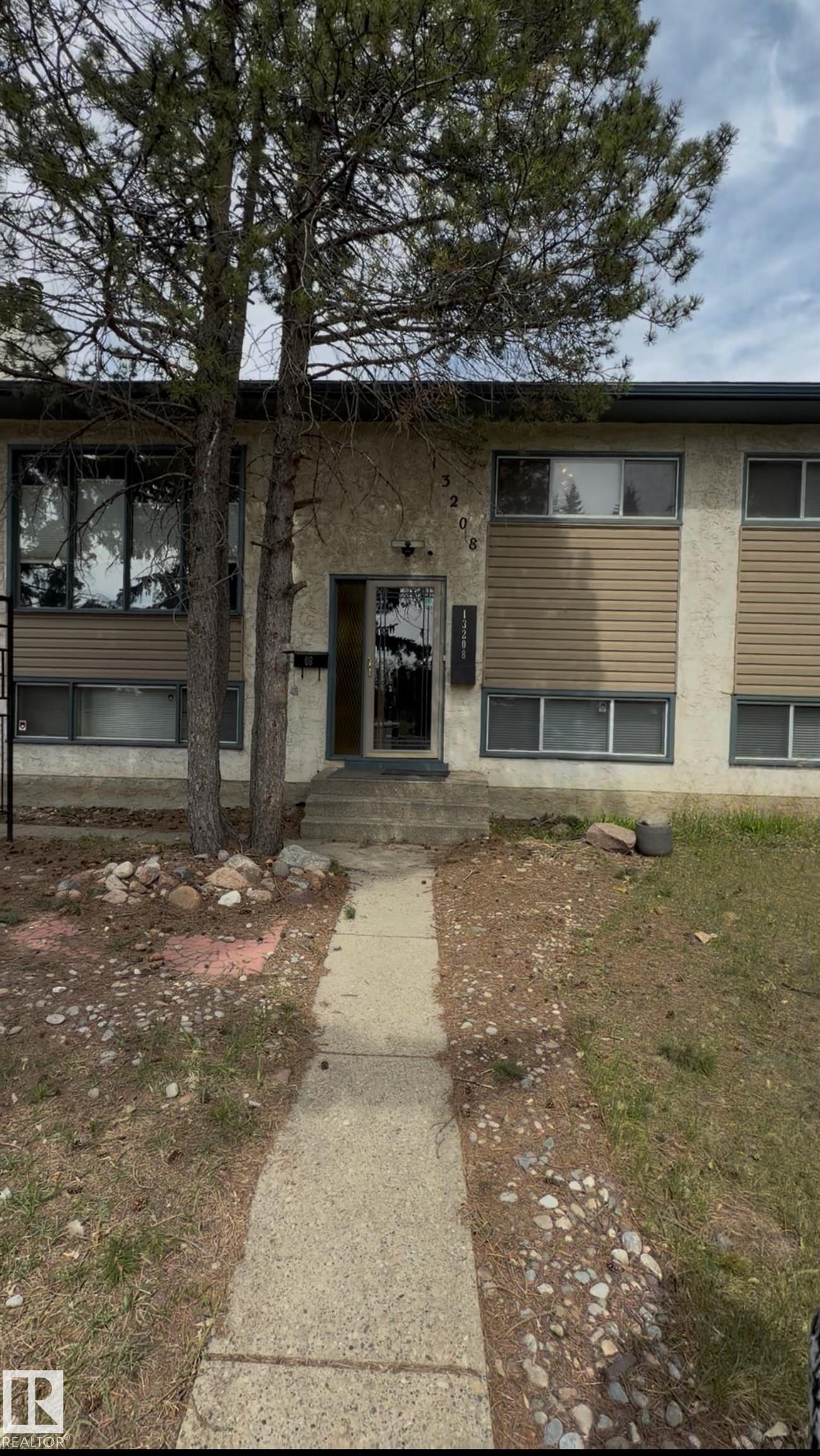 13208 128 Avenue, Edmonton, Alberta, T5L 3H2
