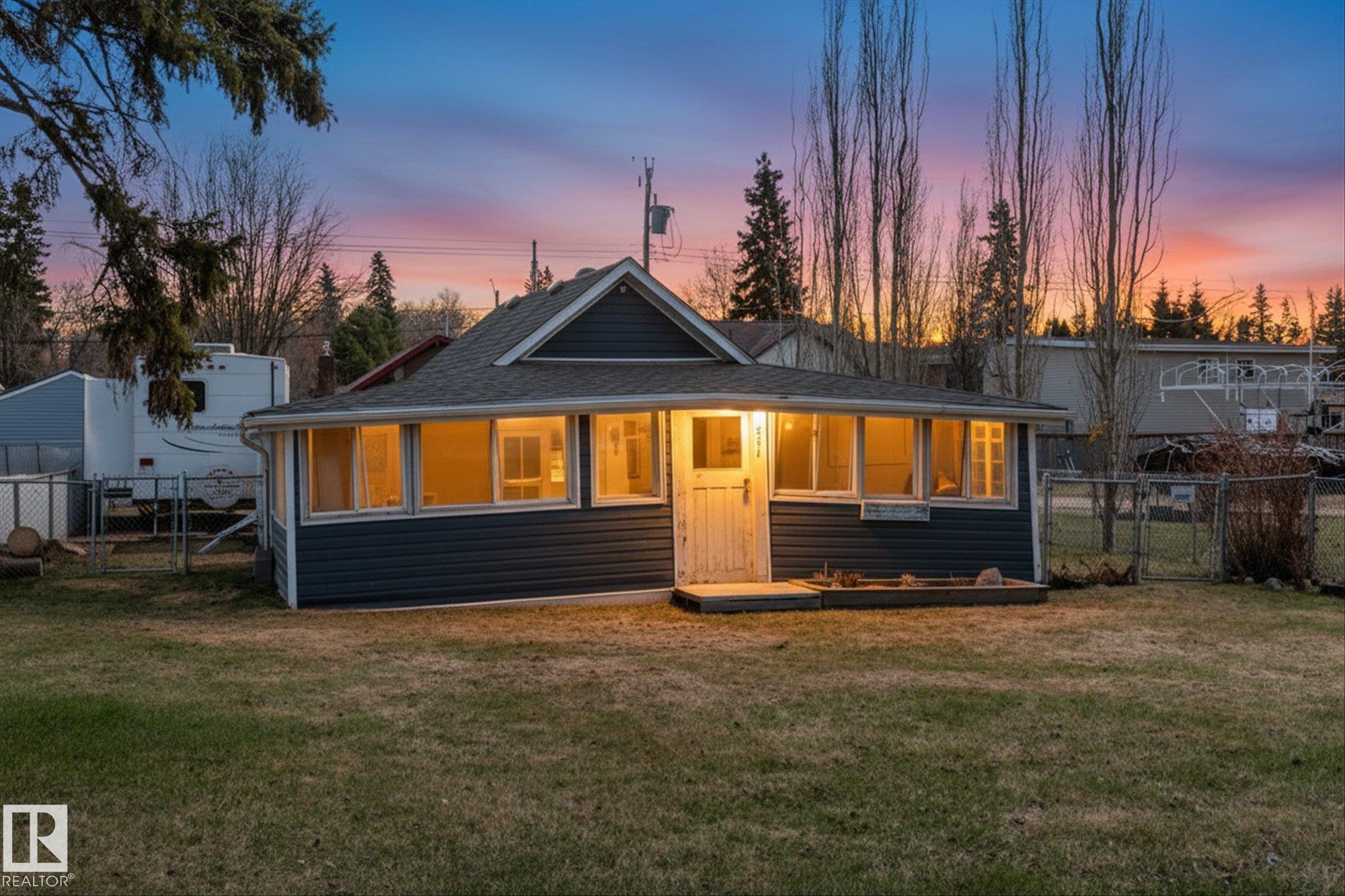 5211 50 Avenue, Rural Lac Ste. Anne County, Alberta, T0E 0A0