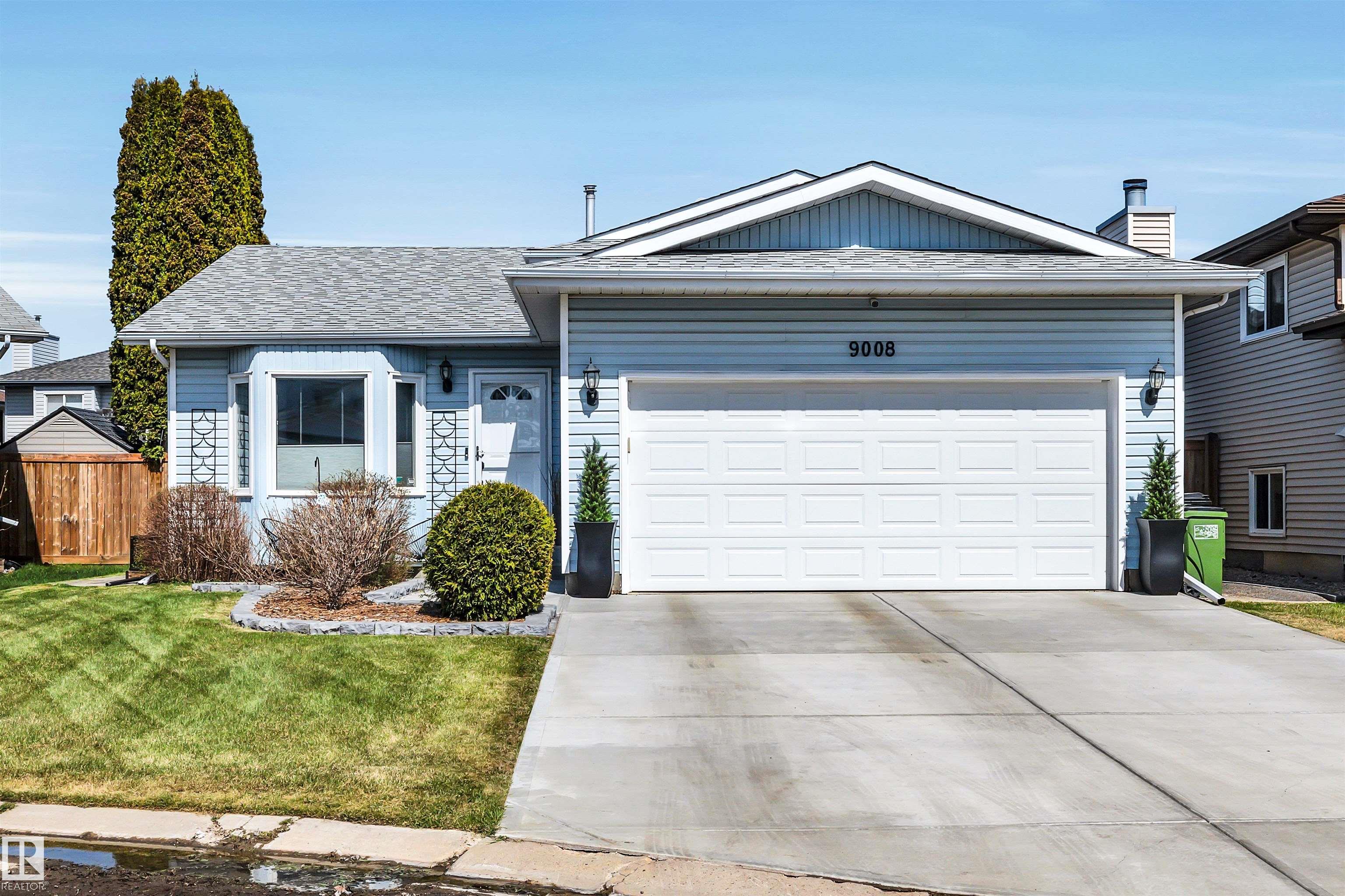 9008 169a Avenue, Edmonton, Alberta, T5Z 2X5
