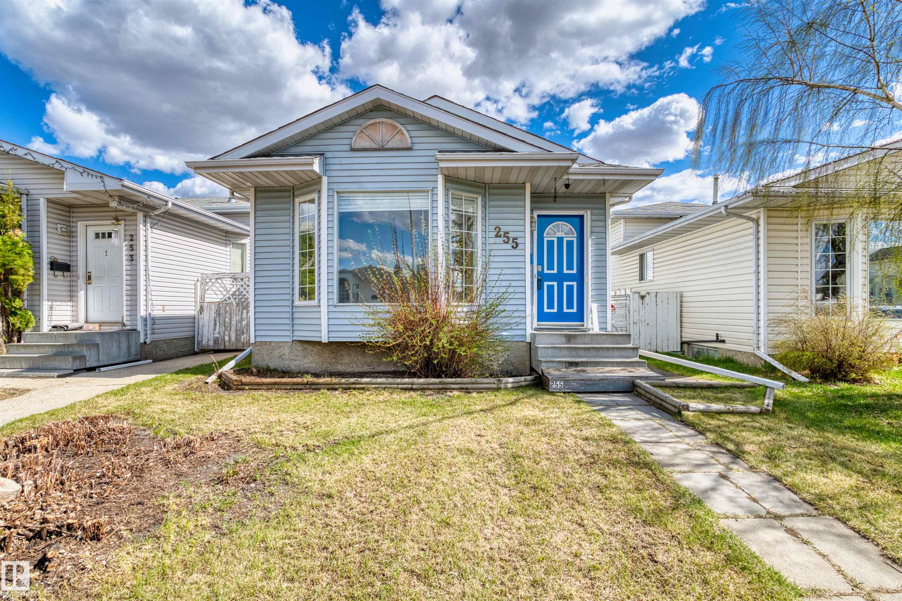 255 Kirkwood Avenue, Edmonton, Alberta, T6L 5A7
