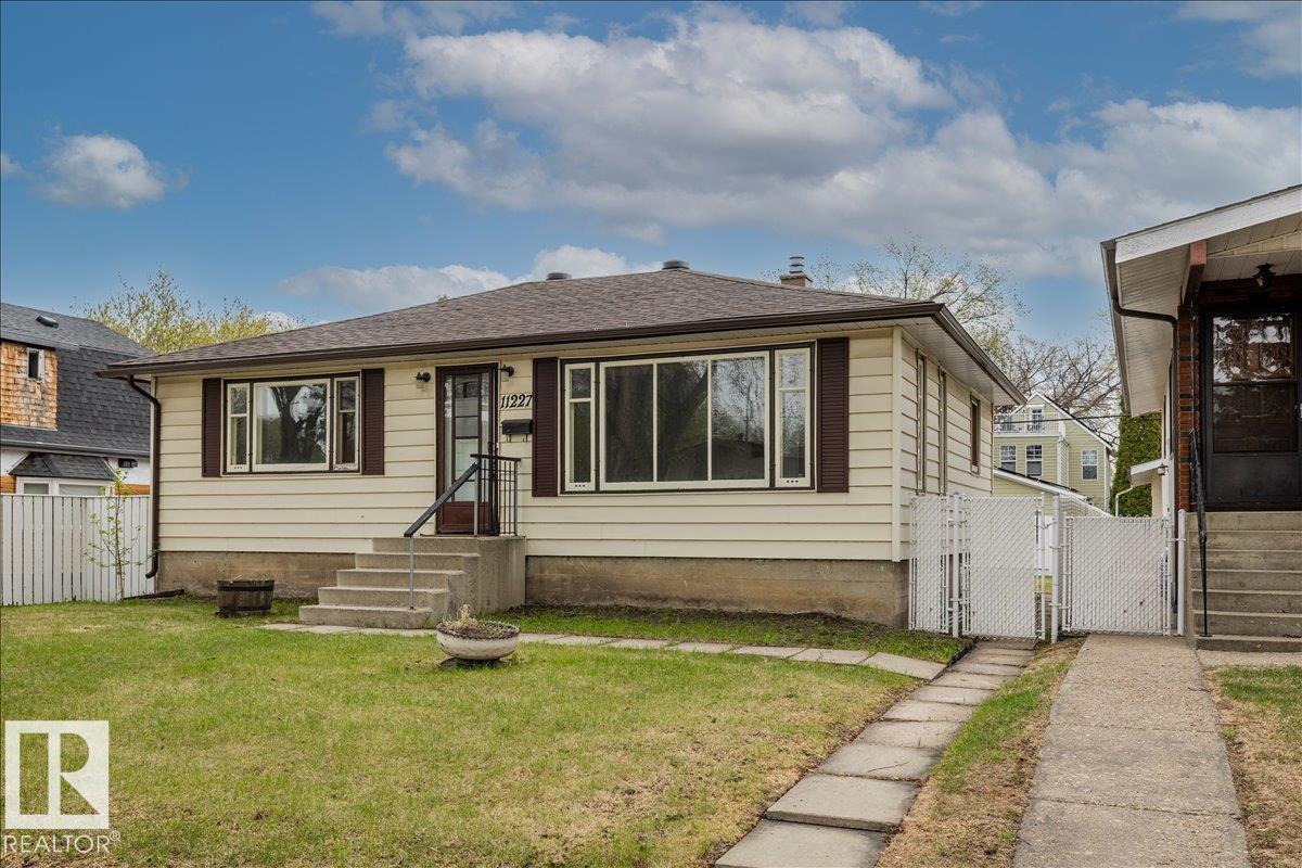 11227 52 Street, Edmonton, Alberta, T5W 3H8