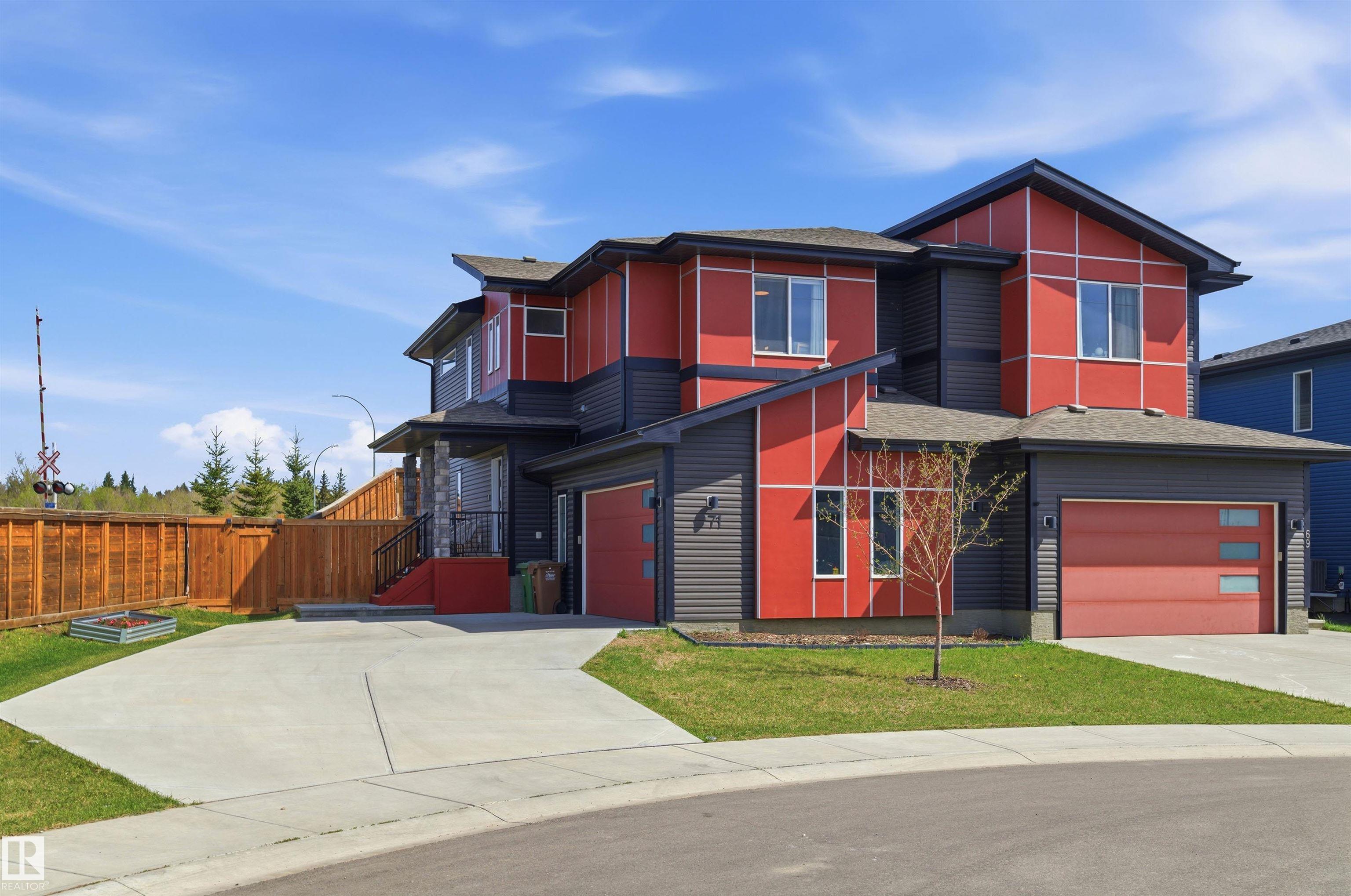 71 Roberge Close, St. Albert, Alberta, T8N 7W3