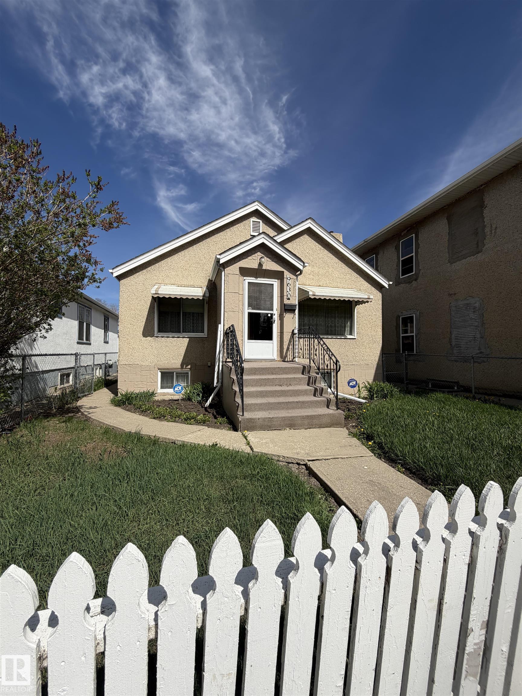 9630 106 Avenue, Edmonton, Alberta, T5H 0N4