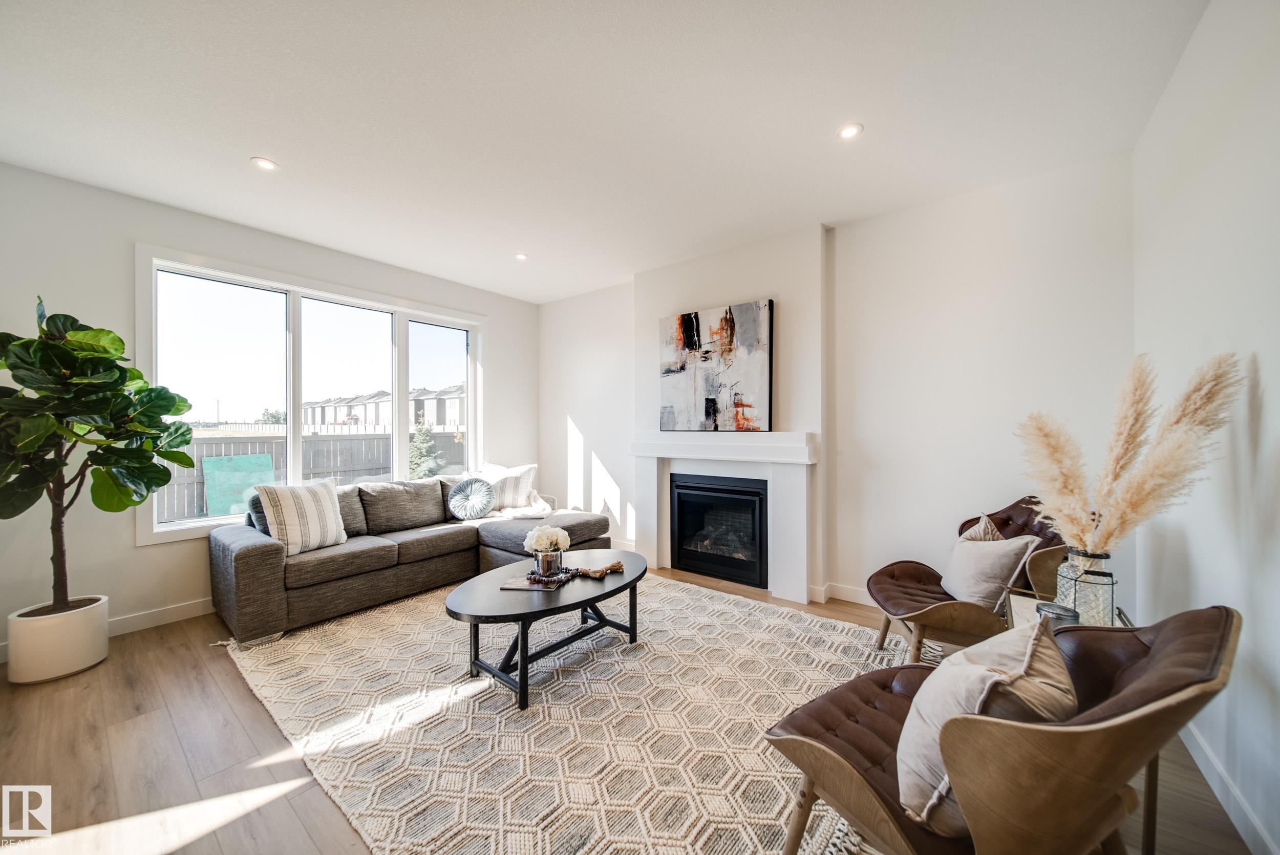 77 Chartres Close, St. Albert, Alberta, T8T 2E1