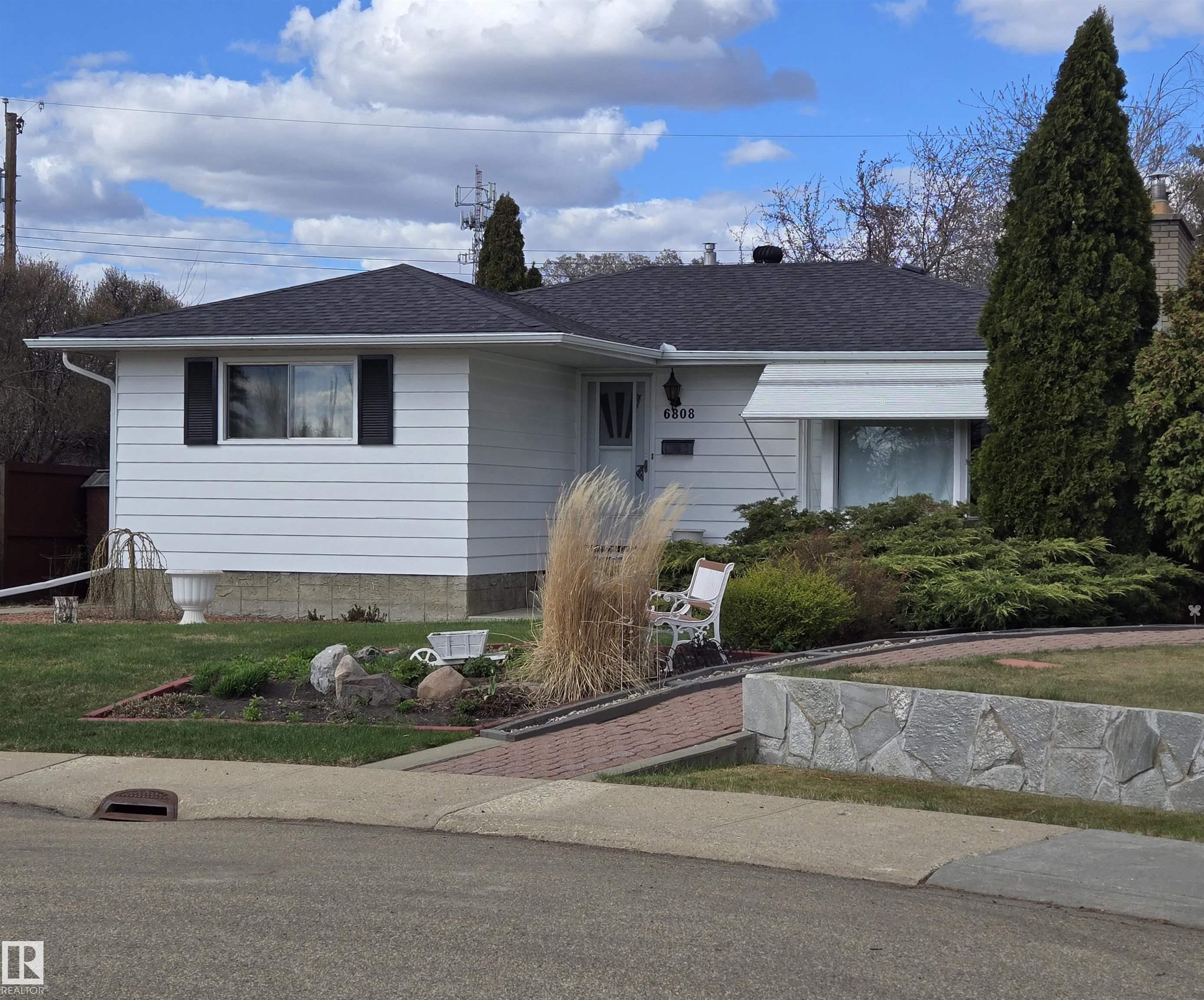 6808 135a Avenue Nw, Edmonton, Alberta, T5C 2H6