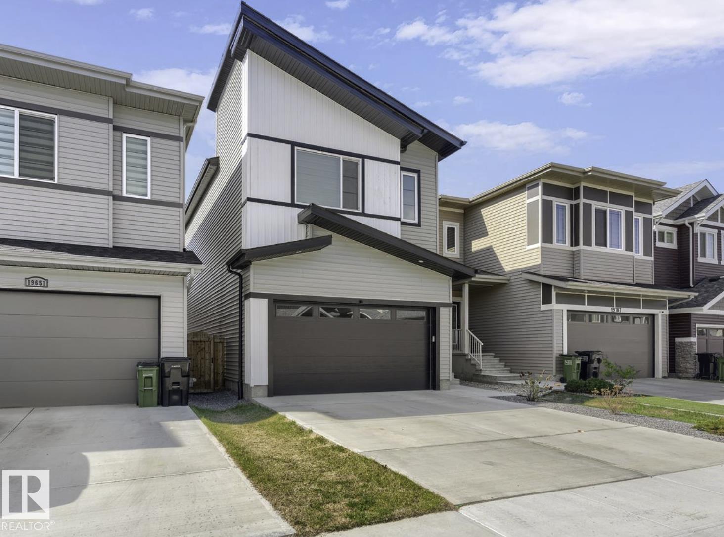 19703 29 Avenue, Edmonton, Alberta, T6M 1M2