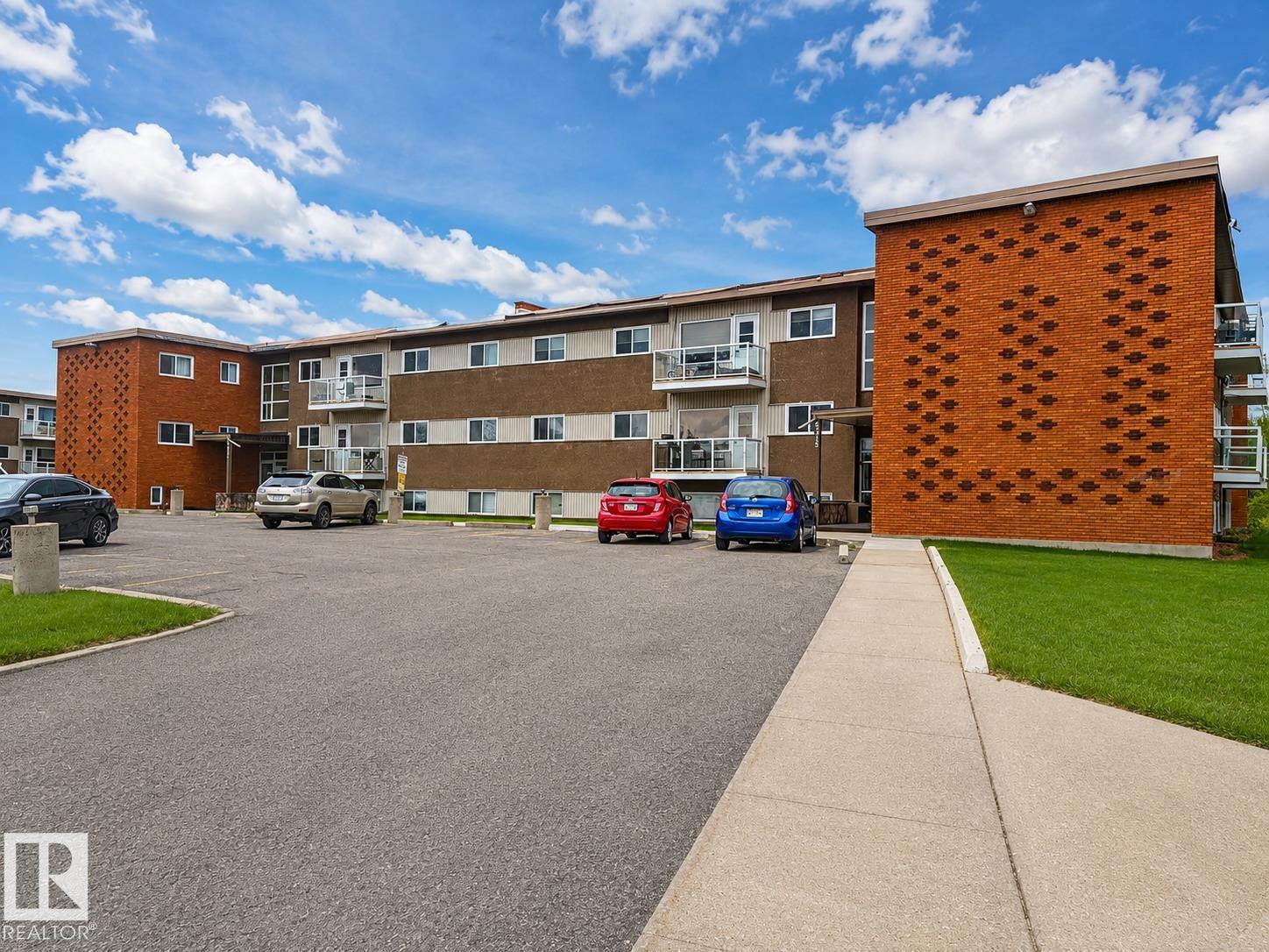 17 6215 98 Avenue, Edmonton, Alberta, T6A 0A3