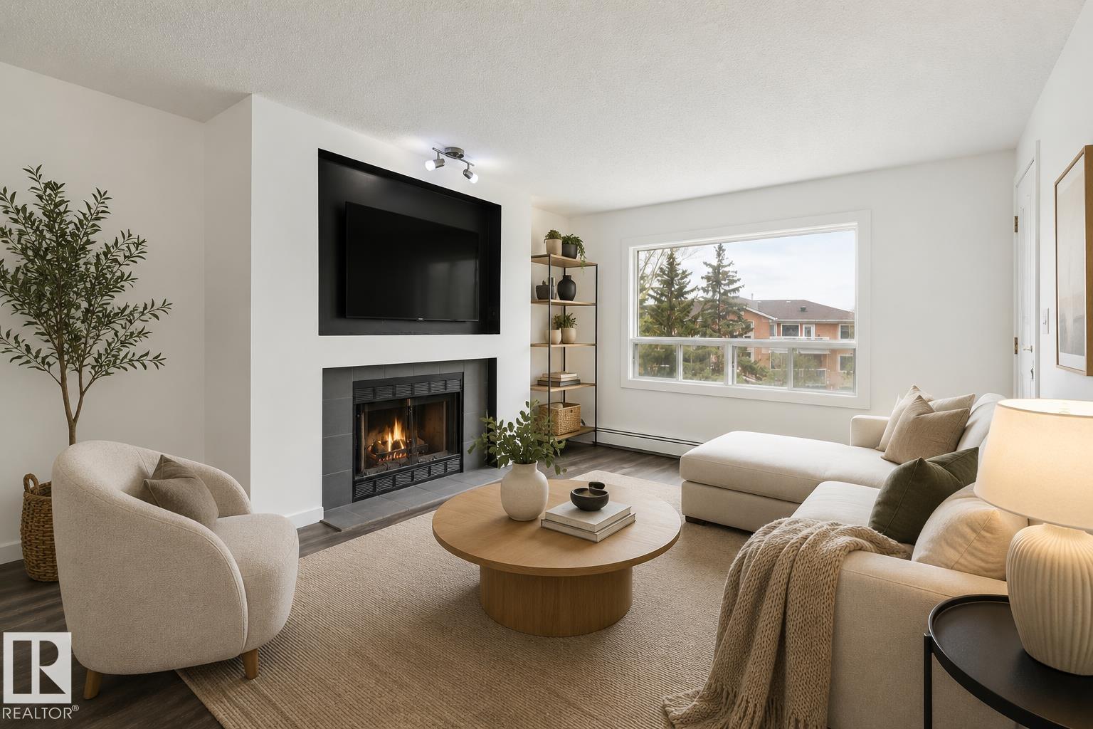 411 9010 106 Avenue, Edmonton, Alberta, T5H 4K3
