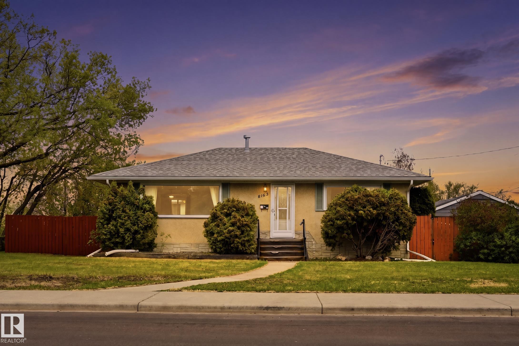 8103 75 Avenue, Edmonton, Alberta, T6C 0G5