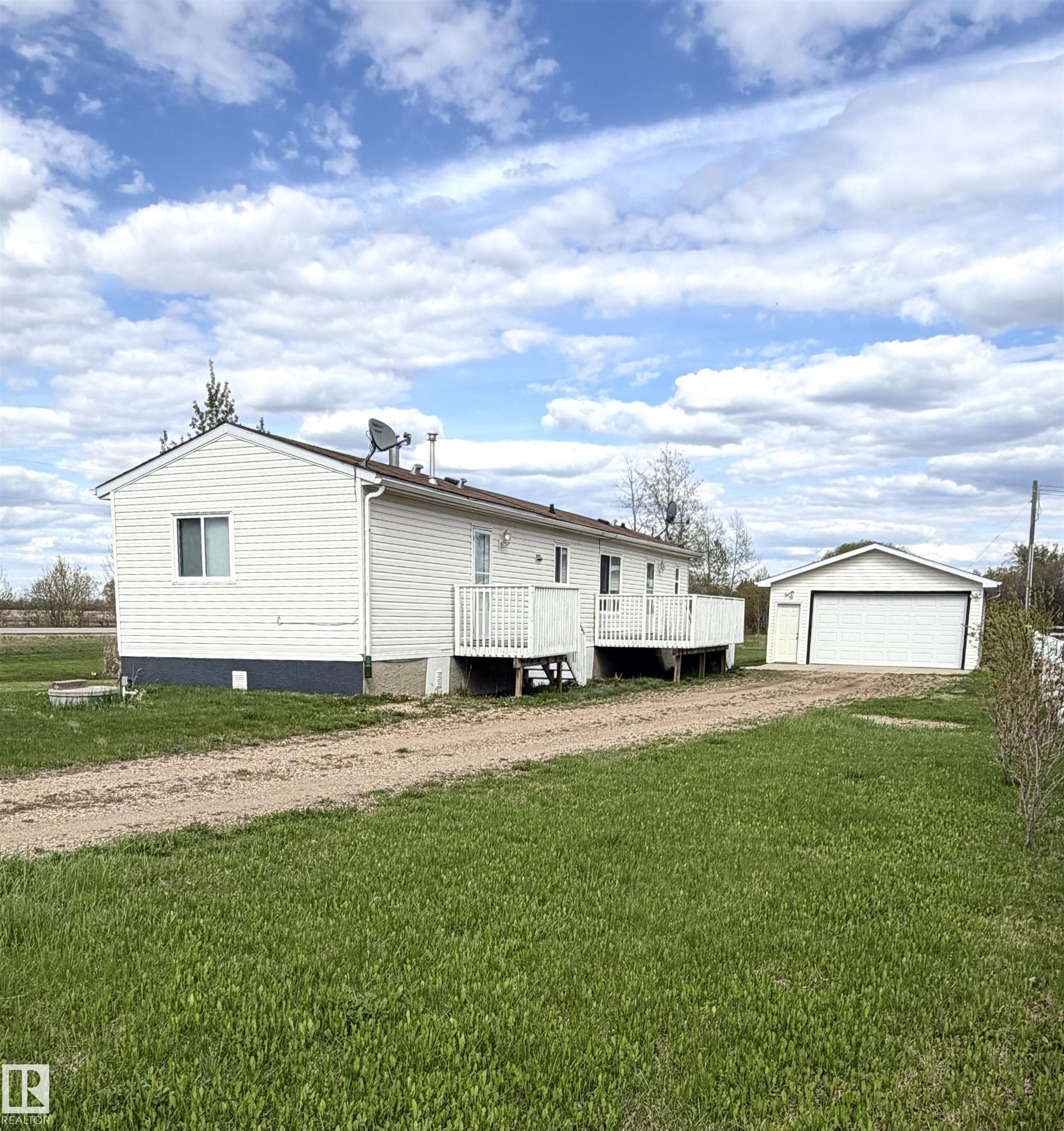 5031 52 Street, Vimy, Alberta, T0G 2J0