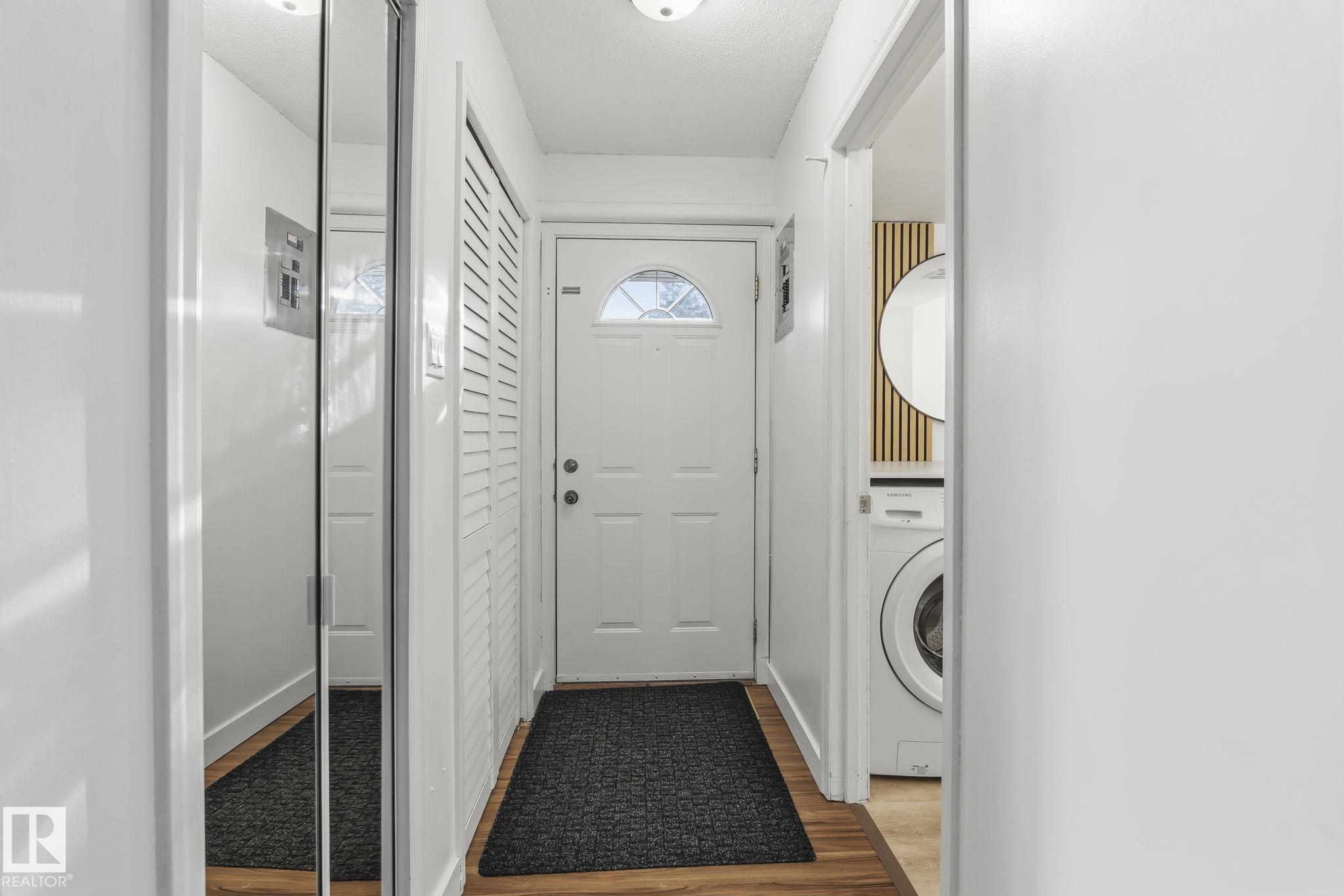 28C MEADOWLARK VILLEGE NW Edmonton Alberta