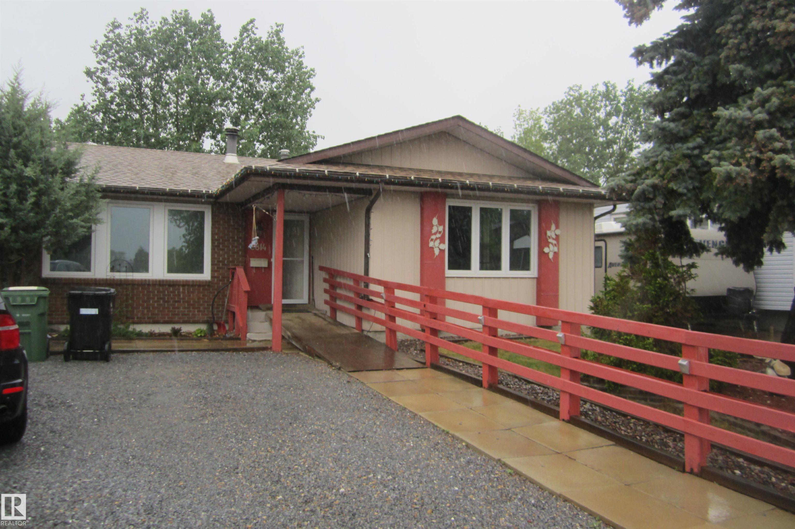 3814 37 Avenue, Leduc, Alberta, T9E 6G2