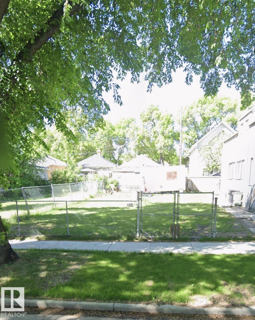 10848 92 Street, Edmonton, Alberta, T5H 1V8