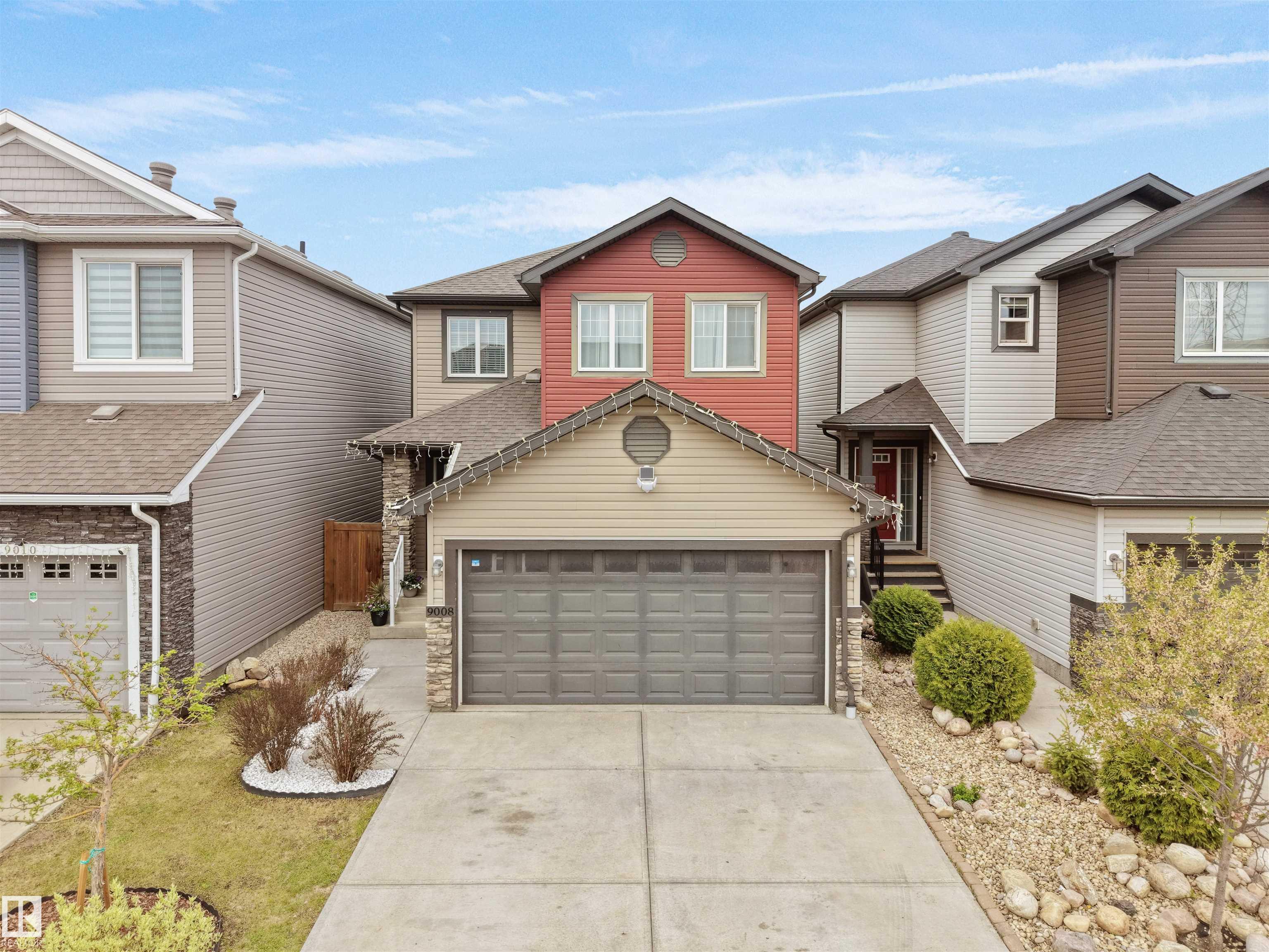 9008 Cooper Link Link, Edmonton, Alberta, T6W 4A6