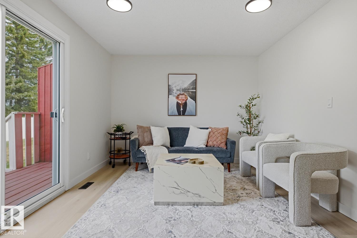 10684 Beaumaris Road, Edmonton, Alberta, T5X 3N4