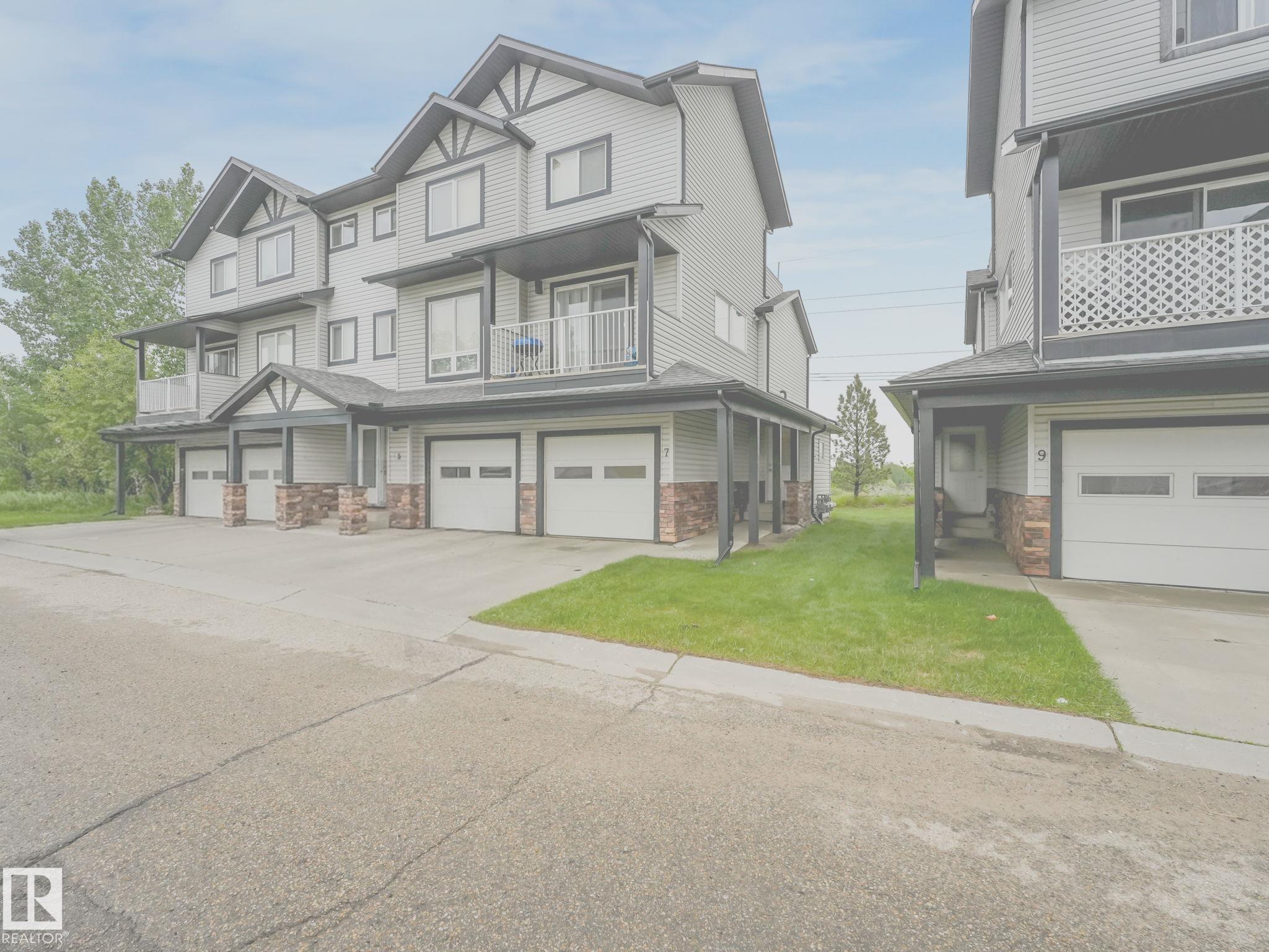 7 11 Clover Bar Lane, Sherwood Park, Alberta, T8H 0C4