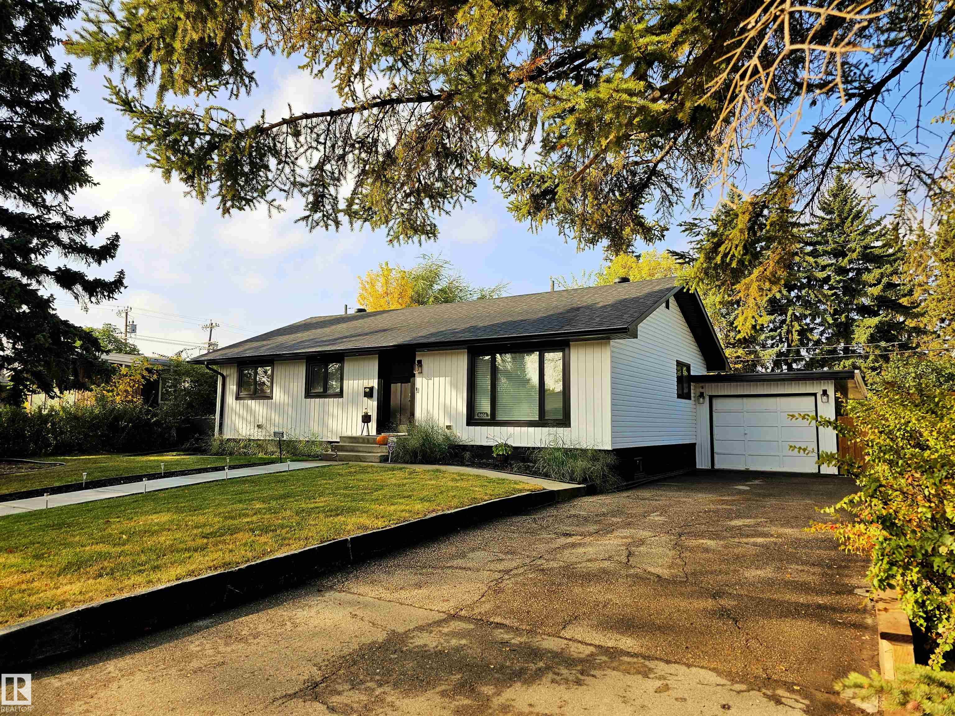 8604 142 Street, Edmonton, Alberta, T5R 0M1