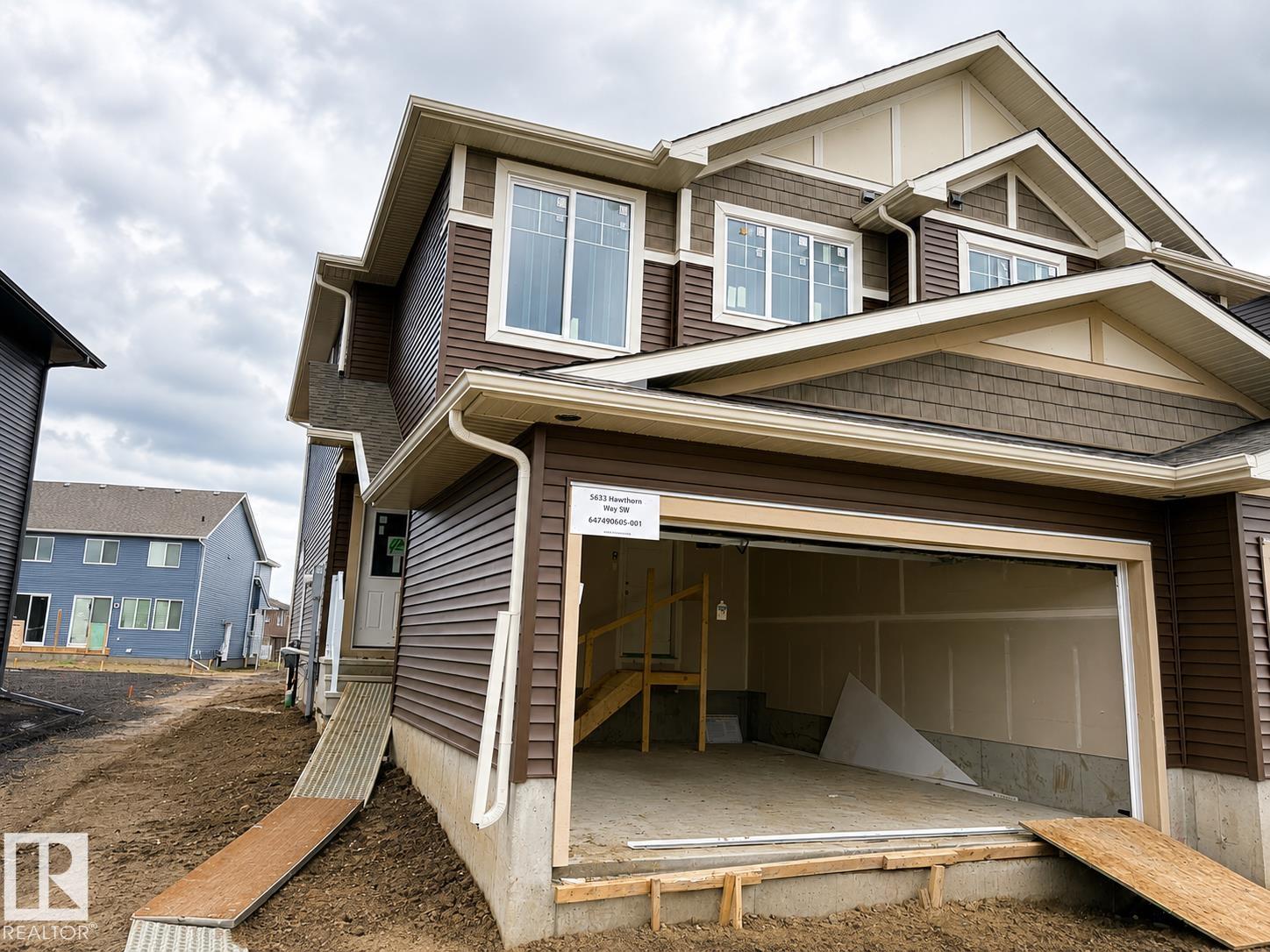 5633 Hawthorn Way, Edmonton, Alberta, T6X 3K7
