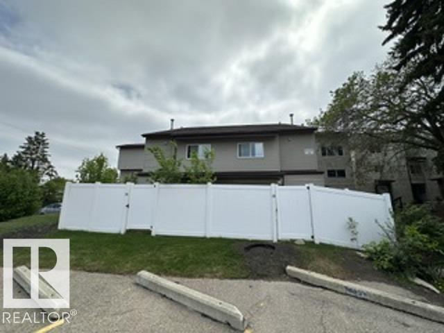 12c Meadowlark Village, Edmonton, Alberta, T5R 5X3