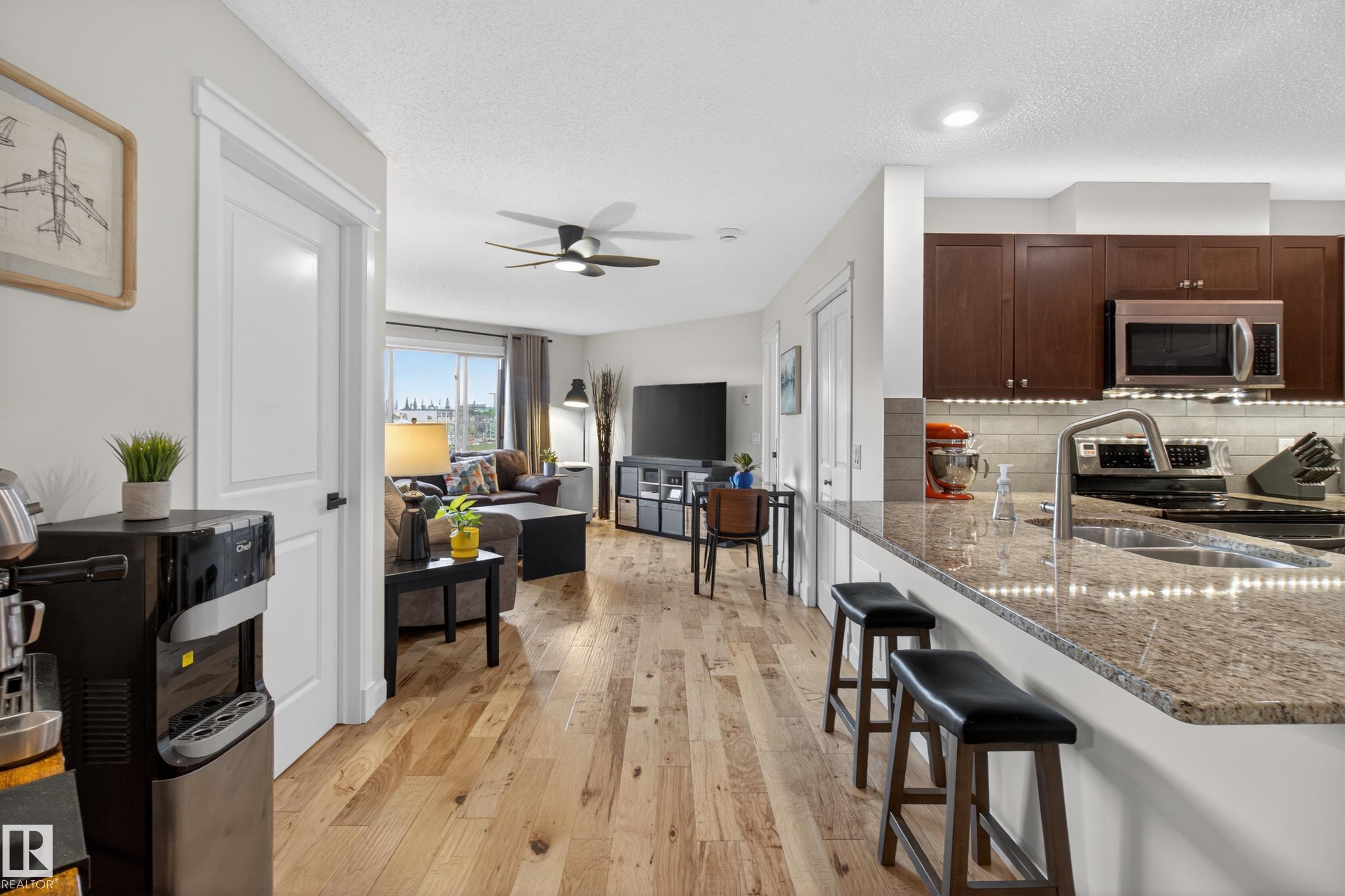 211 3719 Whitelaw Lane, Edmonton, Alberta, T6W 2C3