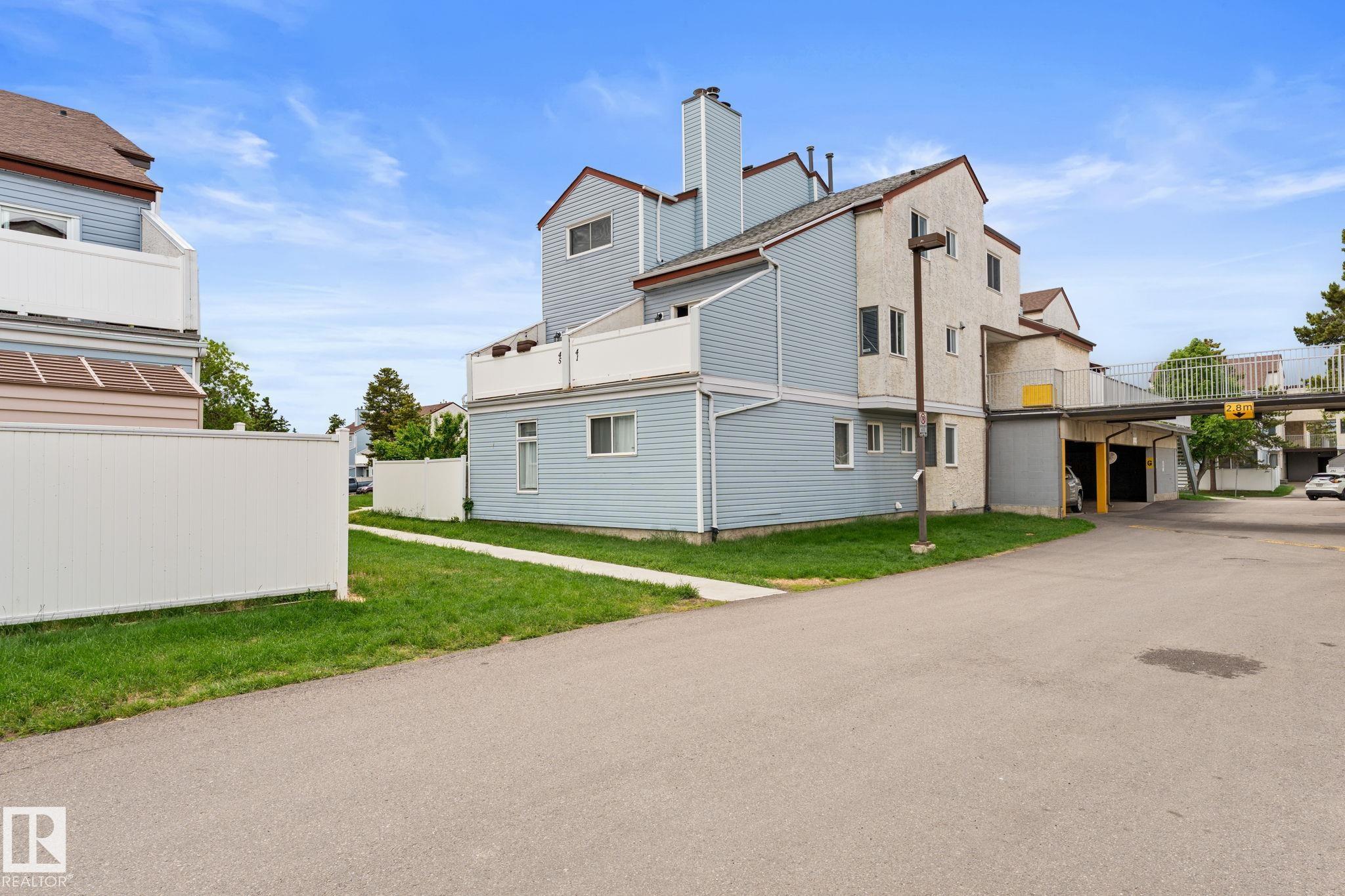 45 Lancaster Terrace, Edmonton, Alberta, T5X 5S3