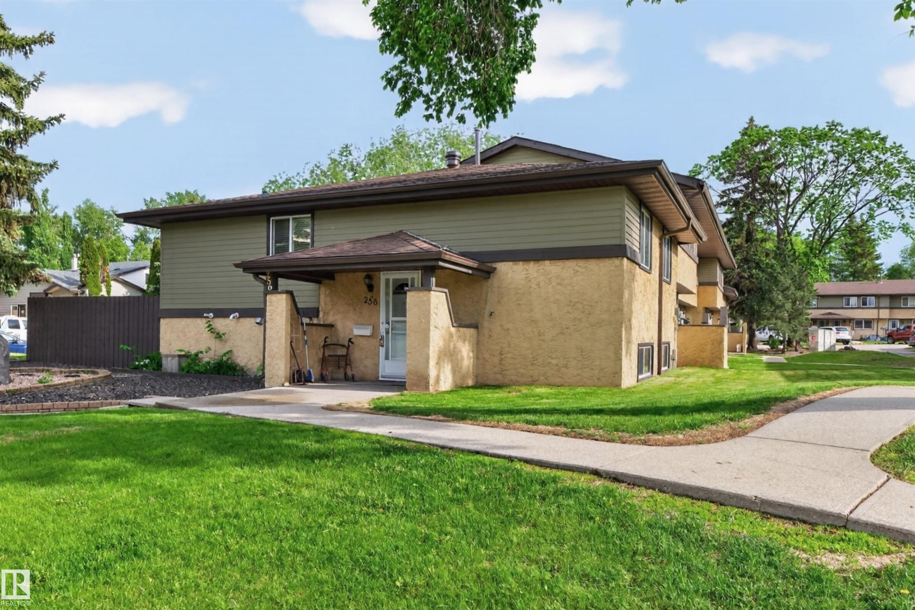 256 Woodbridge Way, Sherwood Park, Alberta, T8A 3Y3