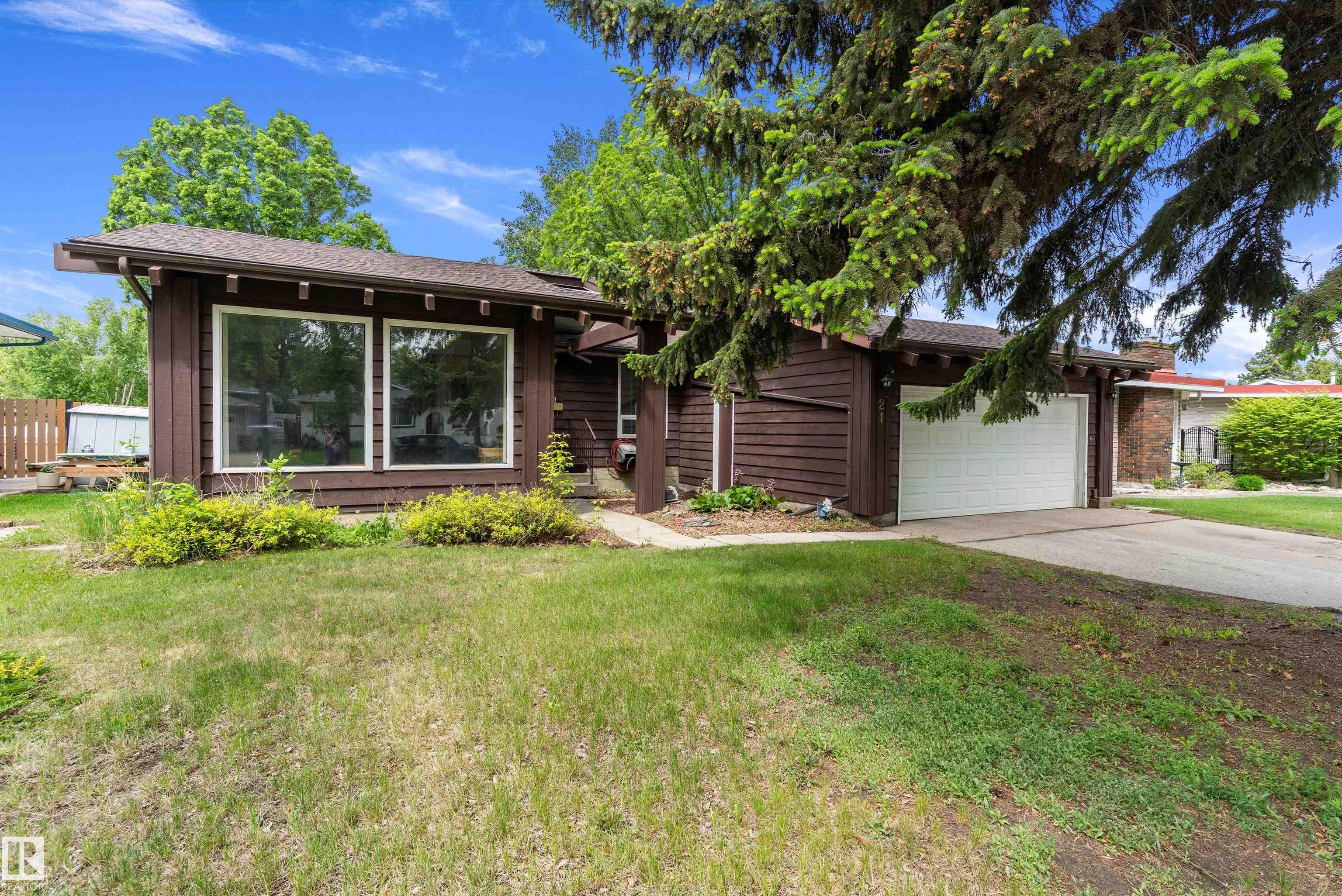 21 Graham Avenue, St. Albert, Alberta, T8N 1T4