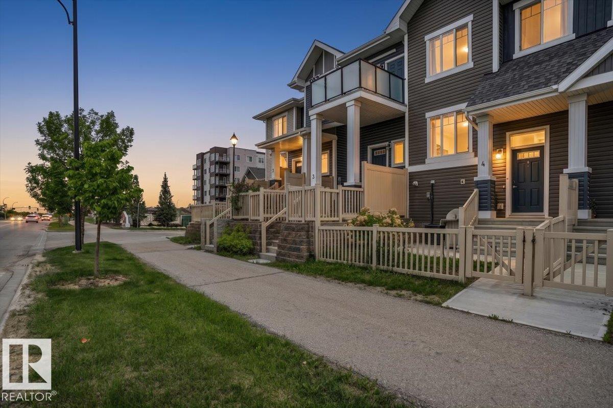 3 2905 141 Street, Edmonton, Alberta, T6W 3M4