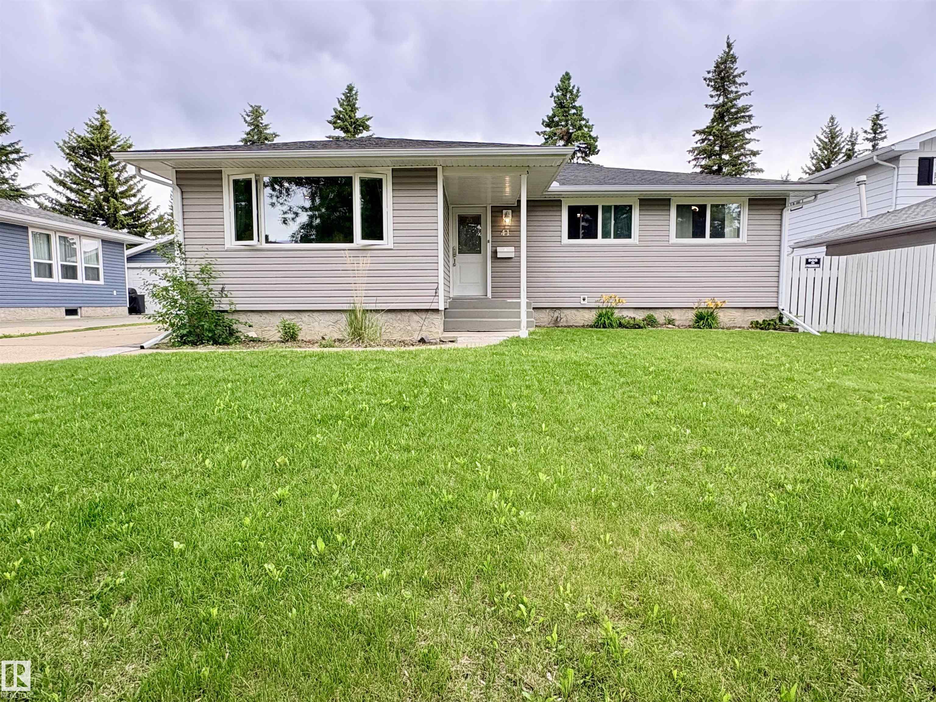 41 Abbey Crescent, St. Albert, Alberta, T8N 2X3