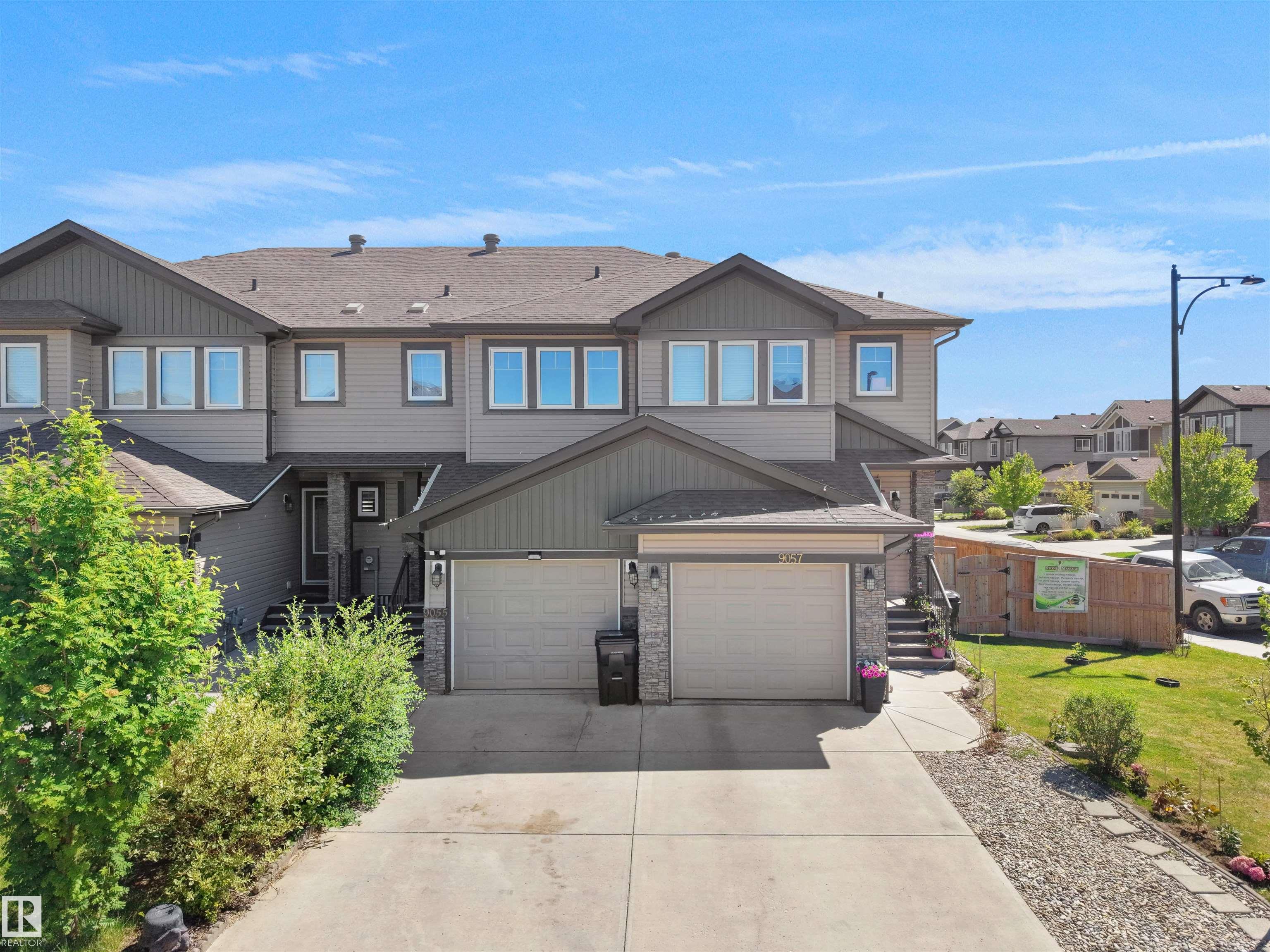 9055 Cooper Link Link, Edmonton, Alberta, T6W 4A4
